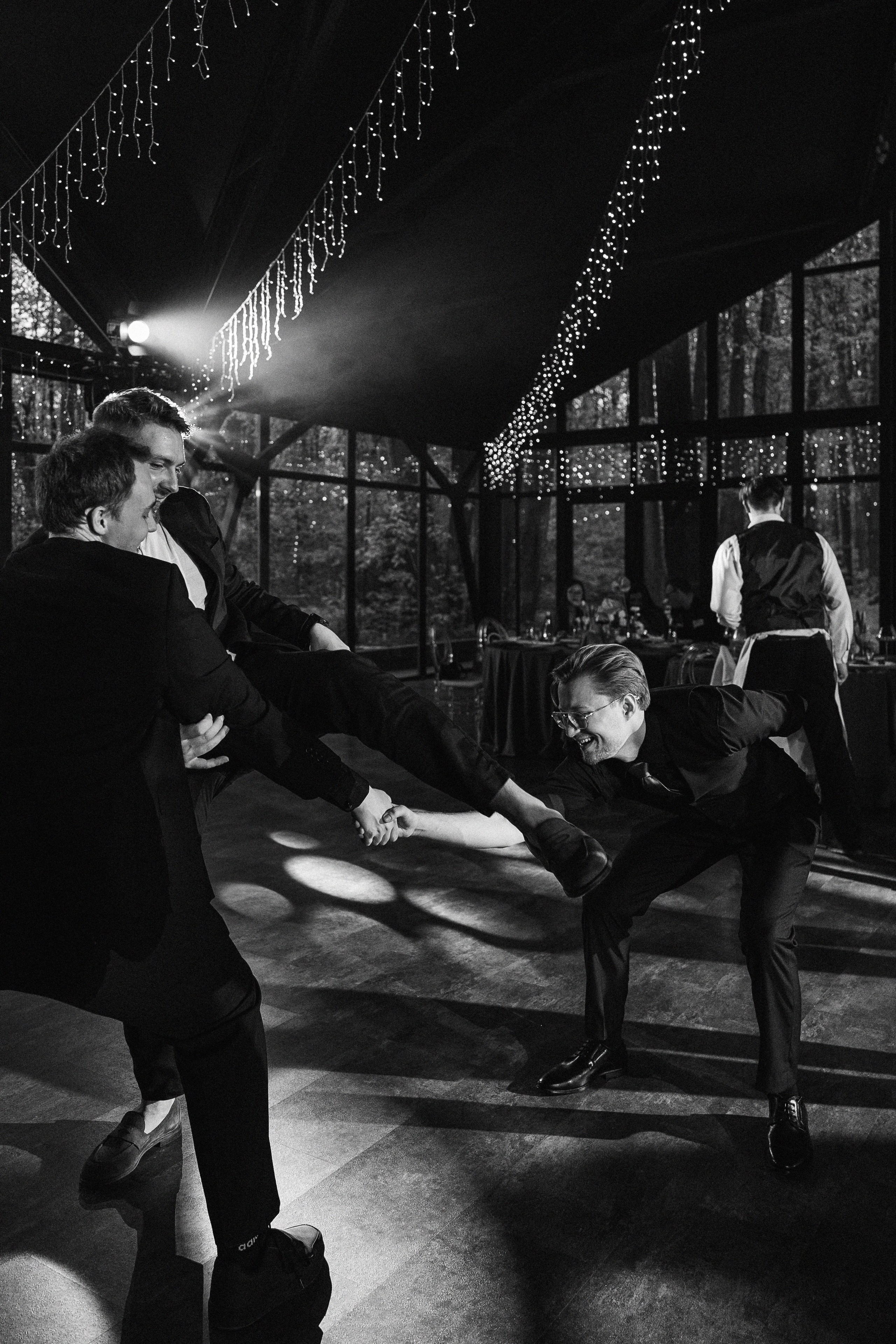 ЛЕС Event House выездная регистрация и свадебный банкет на площадке ЛЕС. Свадебный фотограф Москва