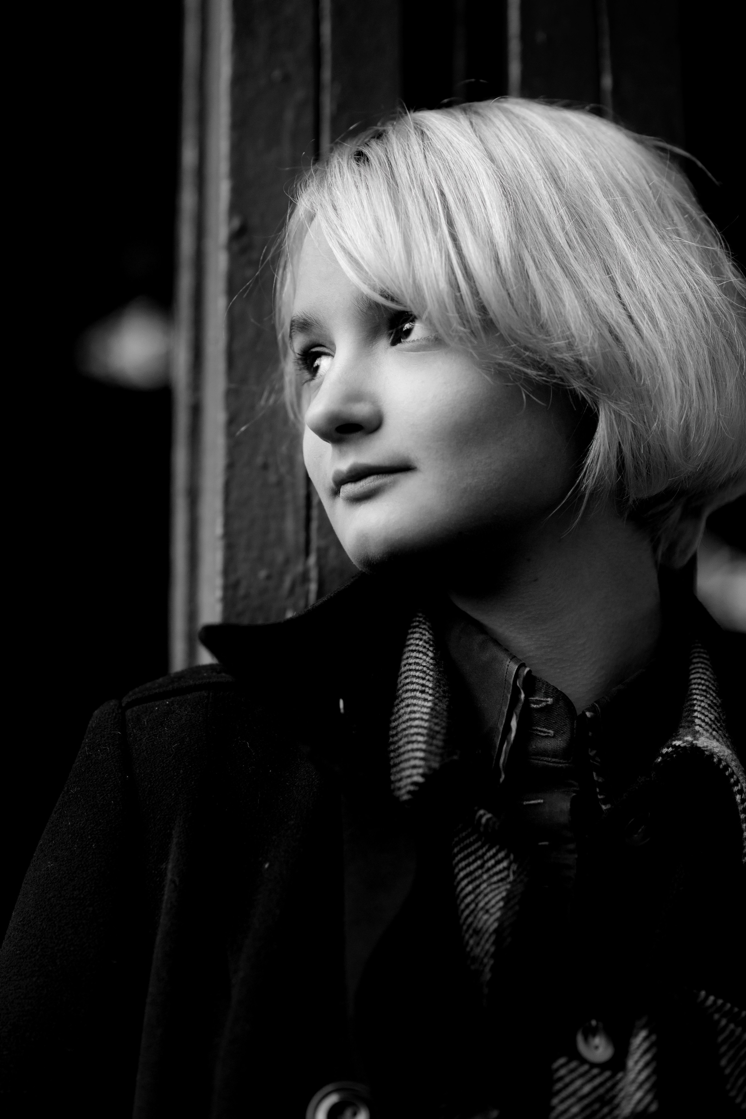 Фотосессия девочки подростка в осеннем саду. Главная