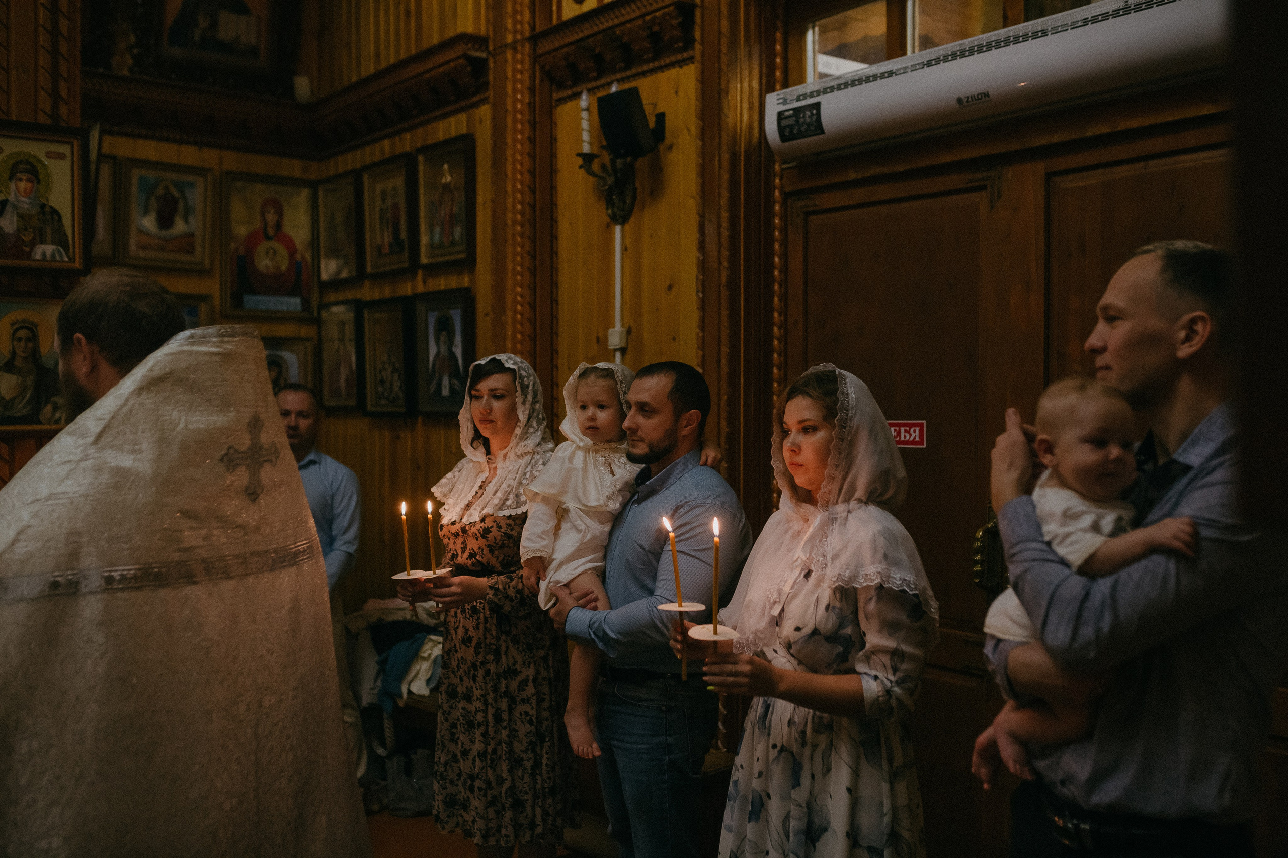 Крещение Таисии и Льва. Храм в честь Святителя Николая. п.Белый Яр. Семейный фотограф в Сургуте