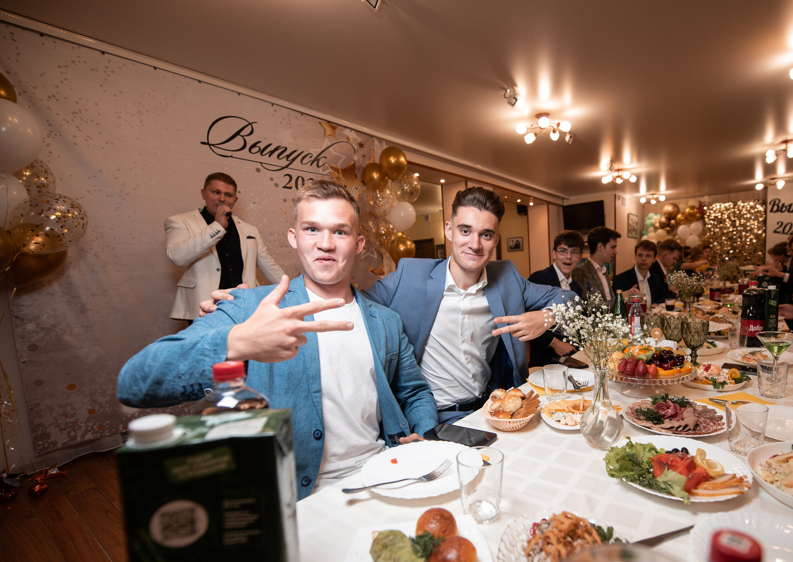 Выпускные школ. Свадебный и репортажный фотограф