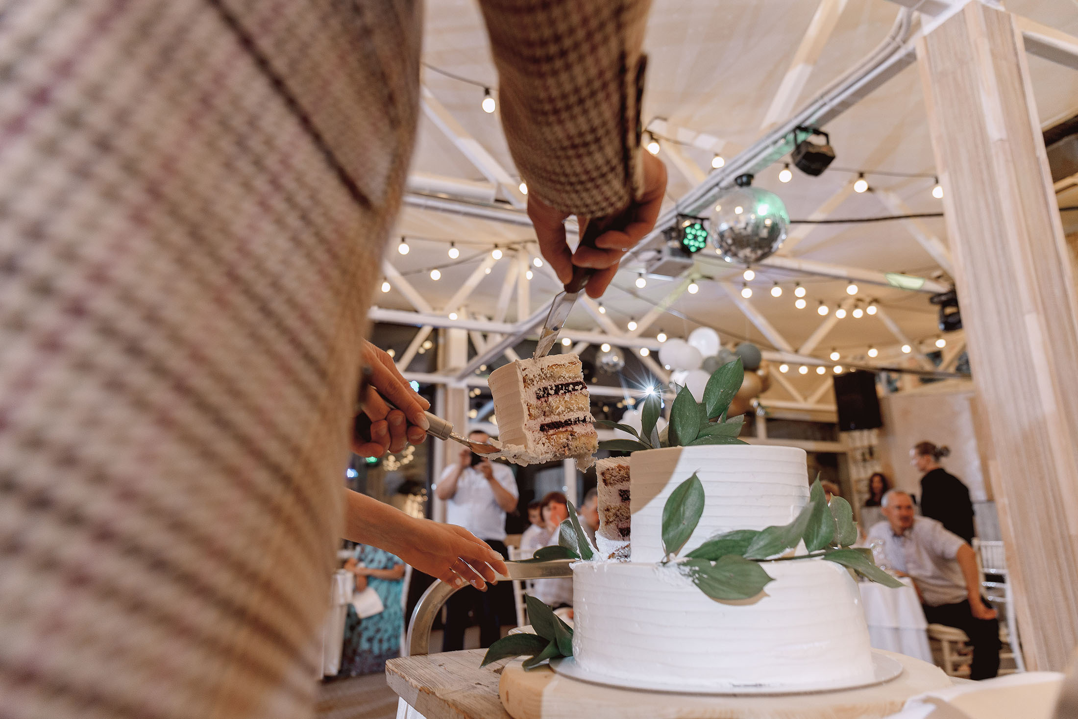 свадебный торт на банкете