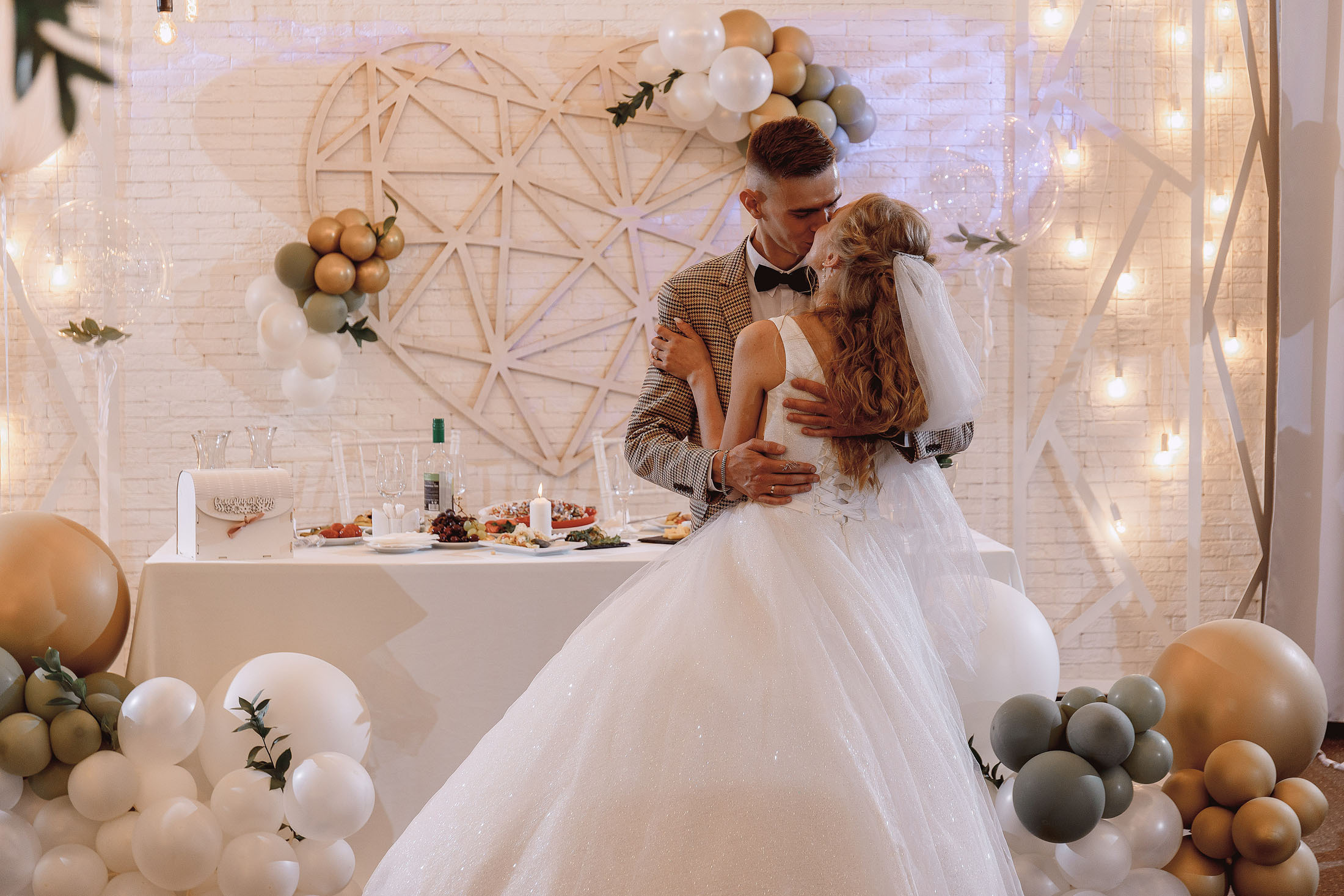 последний поцелуй на свадьбе