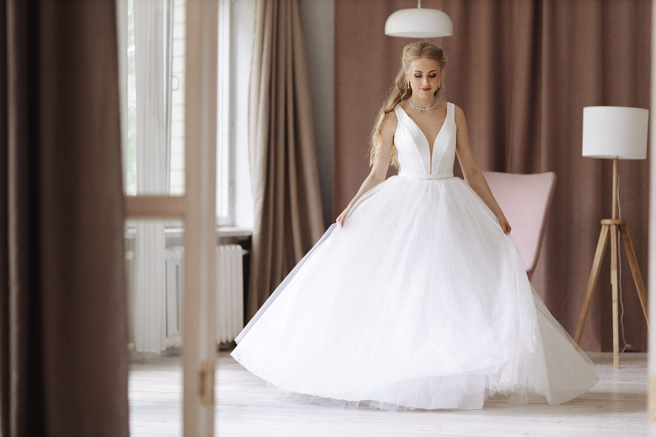 Свадебная съемка в студии и на улице. Свадебный фотограф в Екатеринбурге Илья Корсаков