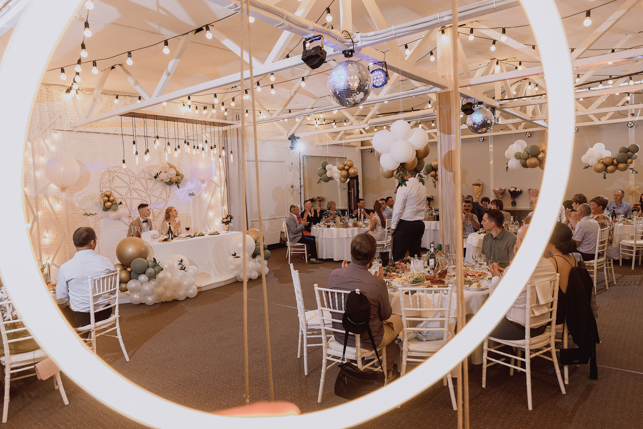 Свадебная съемка в студии и на улице. Свадебный фотограф в Екатеринбурге Илья Корсаков