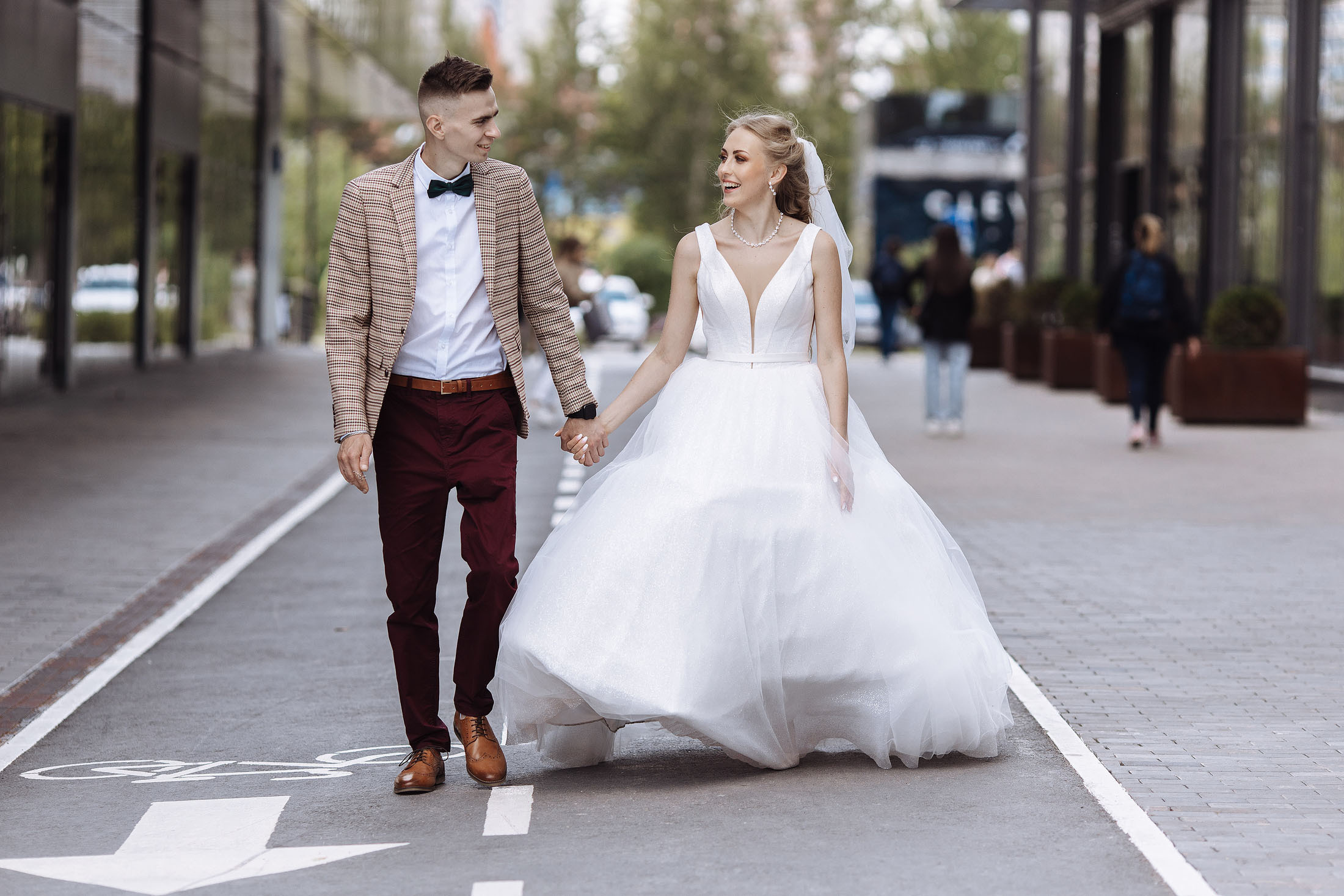 Свадебная съемка в студии и на улице. Свадебный фотограф в Екатеринбурге Илья Корсаков