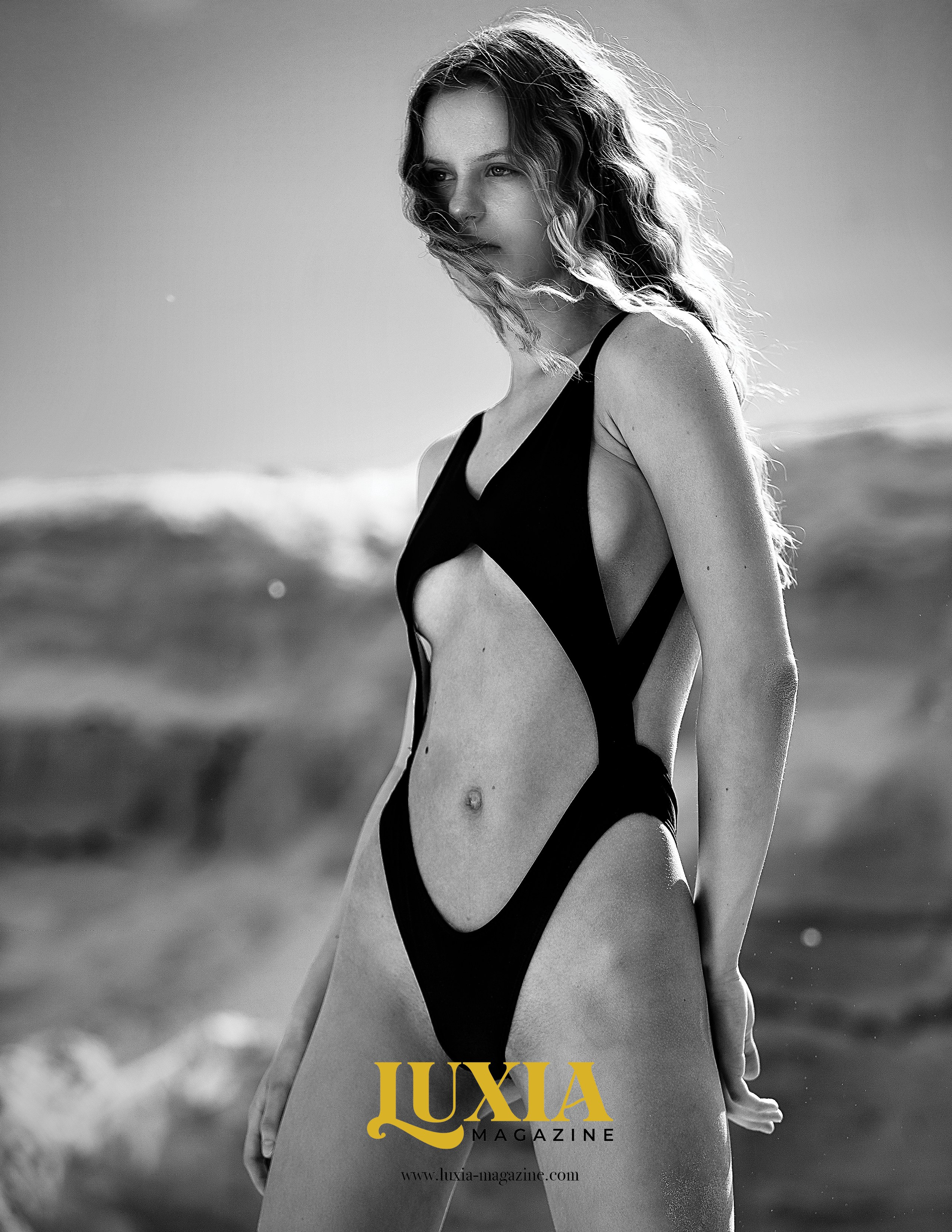 модельное портфолио, съемка для журналов, девочка в бикини 