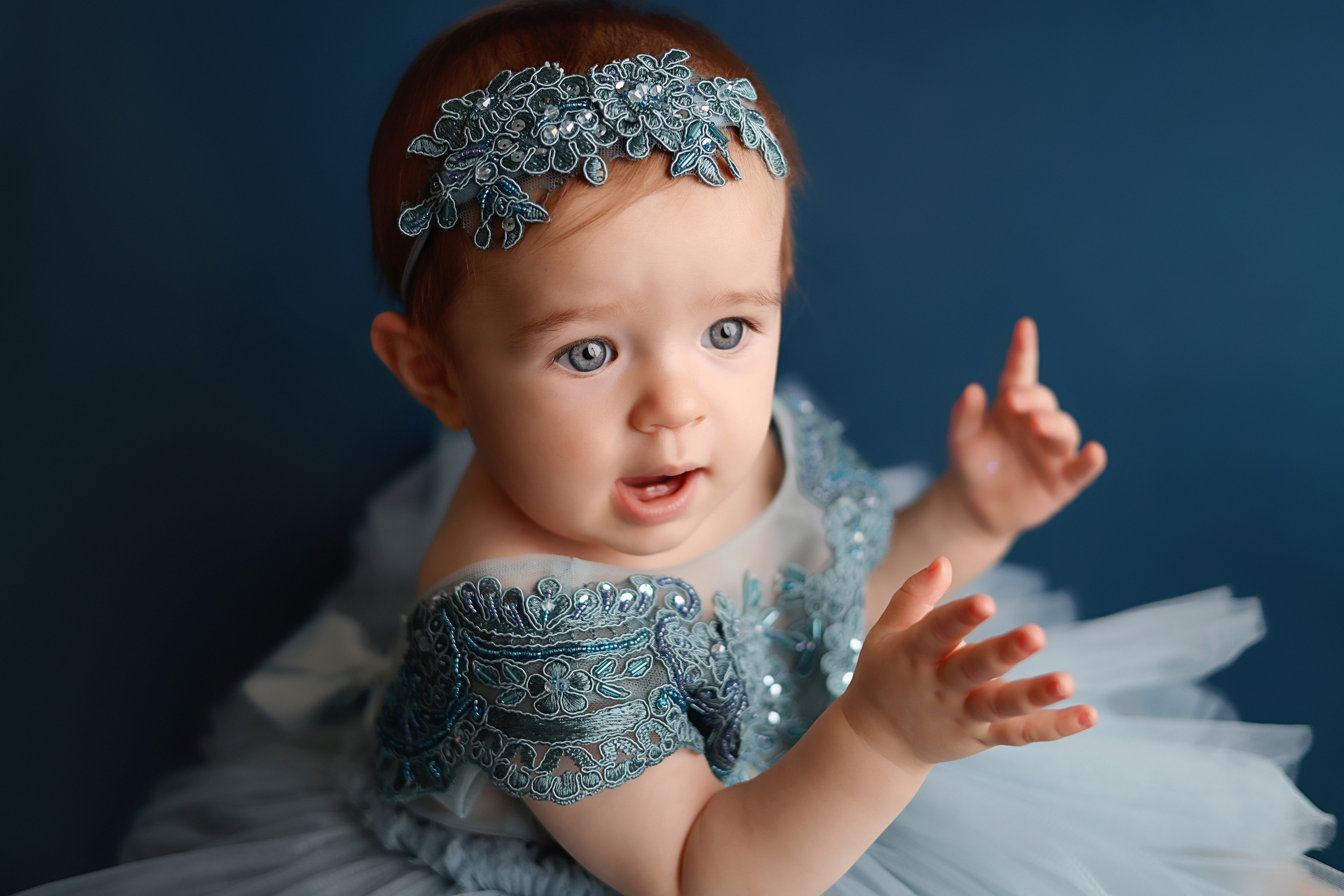 Сонечке 9 месяцев, фотосъемка дома. Фотограф новорожденных Москва. Ньюборн фотограф Москва