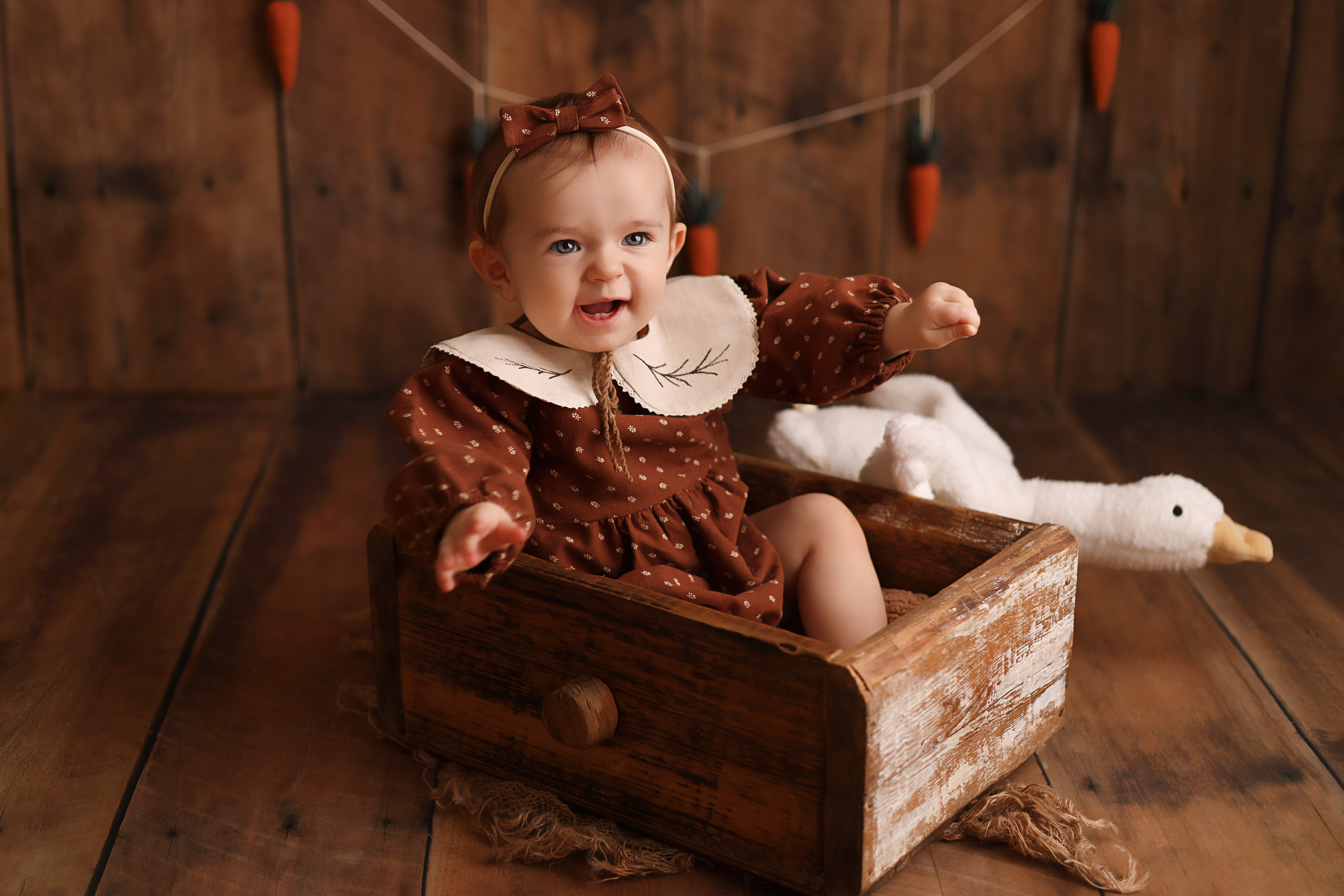 Сонечке 9 месяцев, фотосъемка дома. Фотограф новорожденных Москва. Ньюборн фотограф Москва