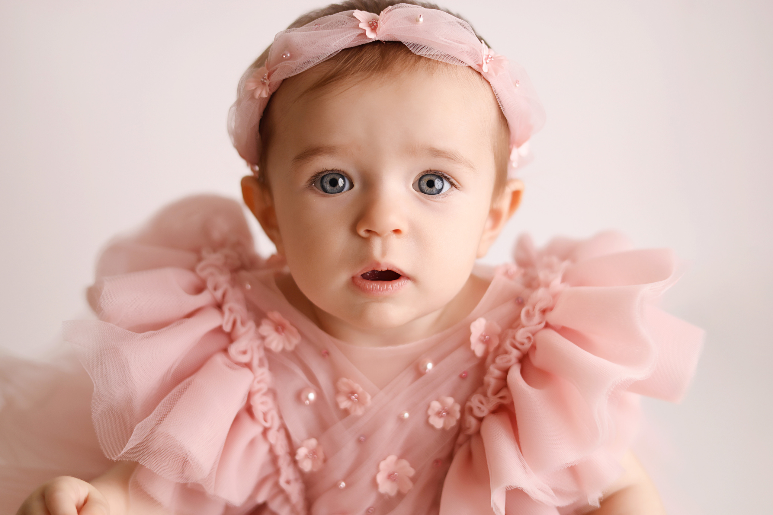 Сонечке 9 месяцев, фотосъемка дома. Фотограф новорожденных Москва. Ньюборн фотограф Москва