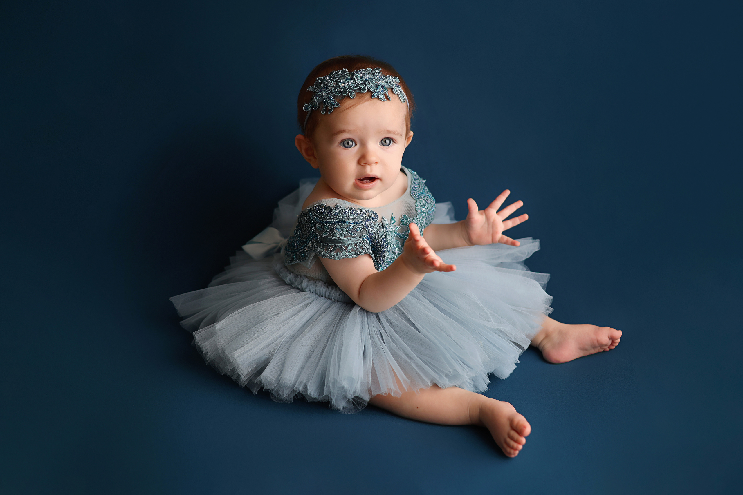 Сонечке 9 месяцев, фотосъемка дома. Фотограф новорожденных Москва. Ньюборн фотограф Москва