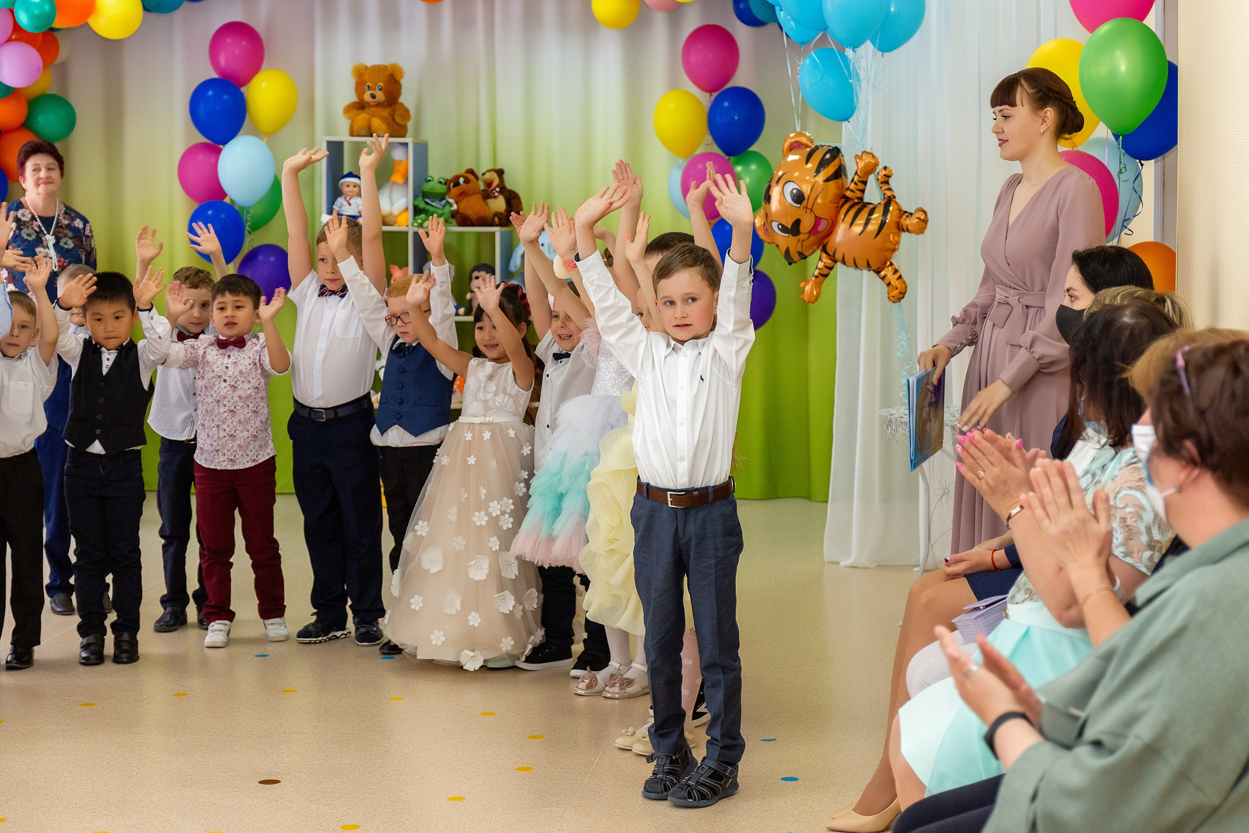 Выпускной. Детский сад «Тигрёнок». Стильный выпускной альбом Владивосток фотограф Вероника Мигачева