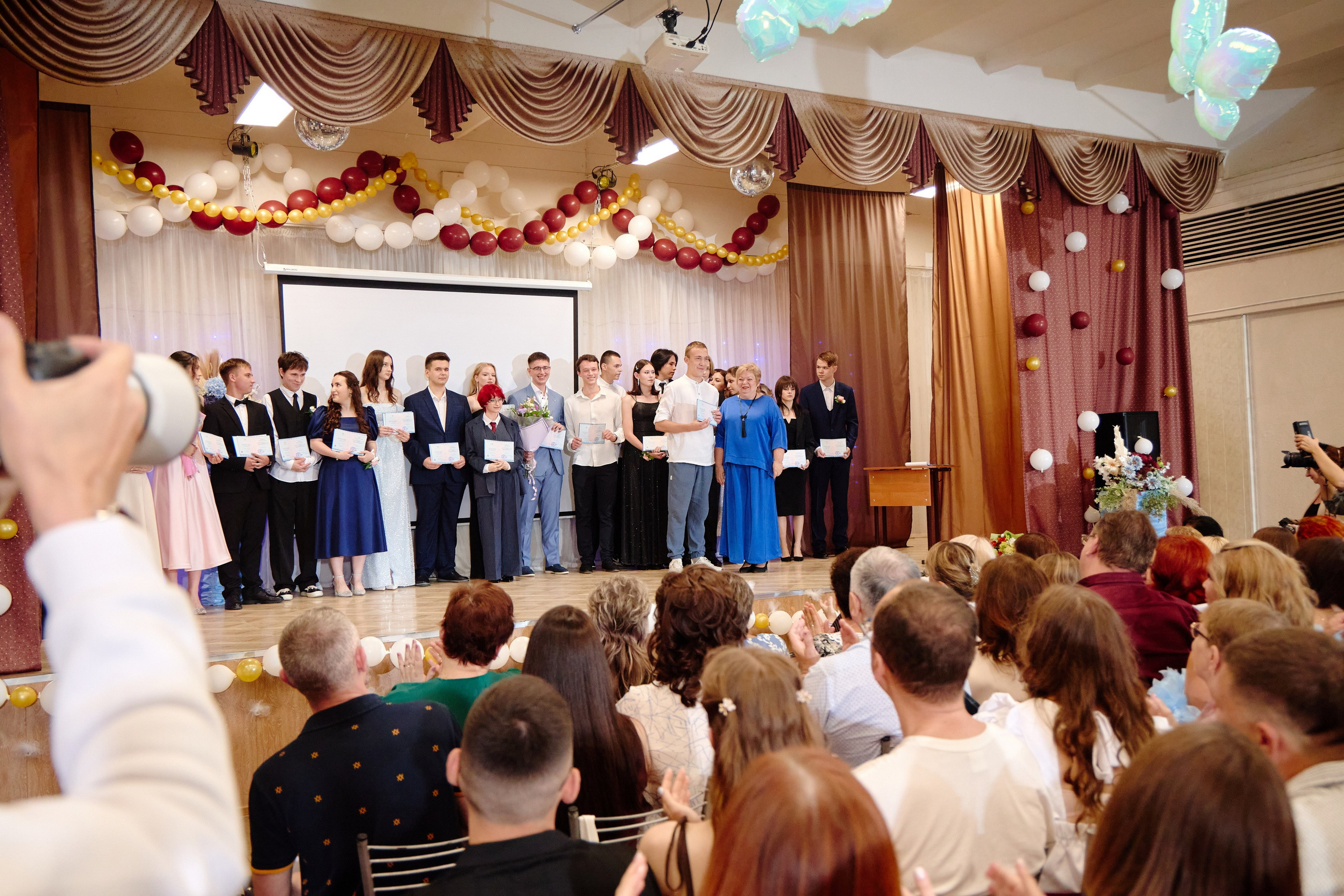 Выпускной 35 Сош. Фотограф Выпускные альбомы Таганрог Сергей Коробченко