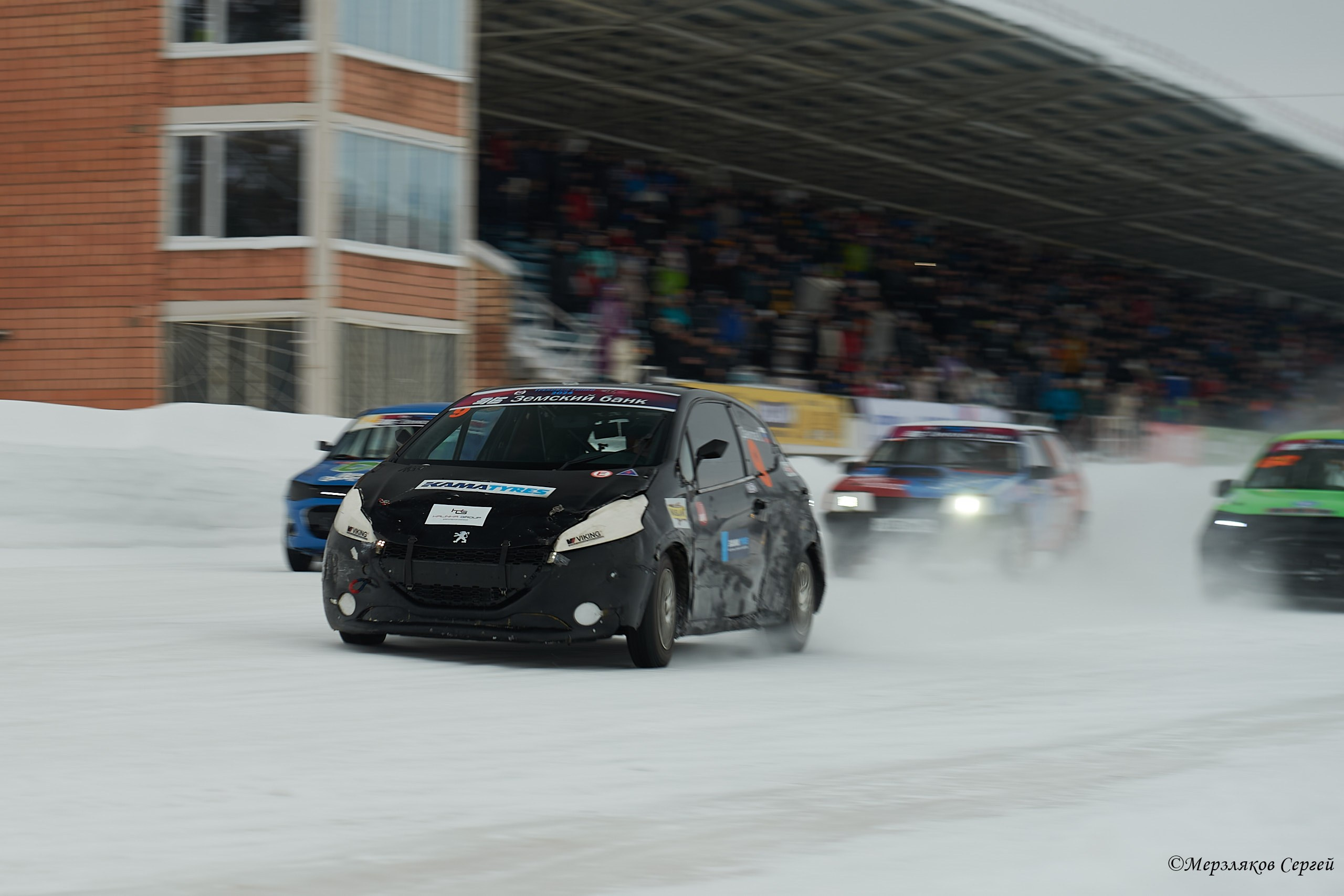 Трековые автогонки на льду Чемпионат России. Спортивный репортажный фотограф в Ижевске Сергей Мерзляков