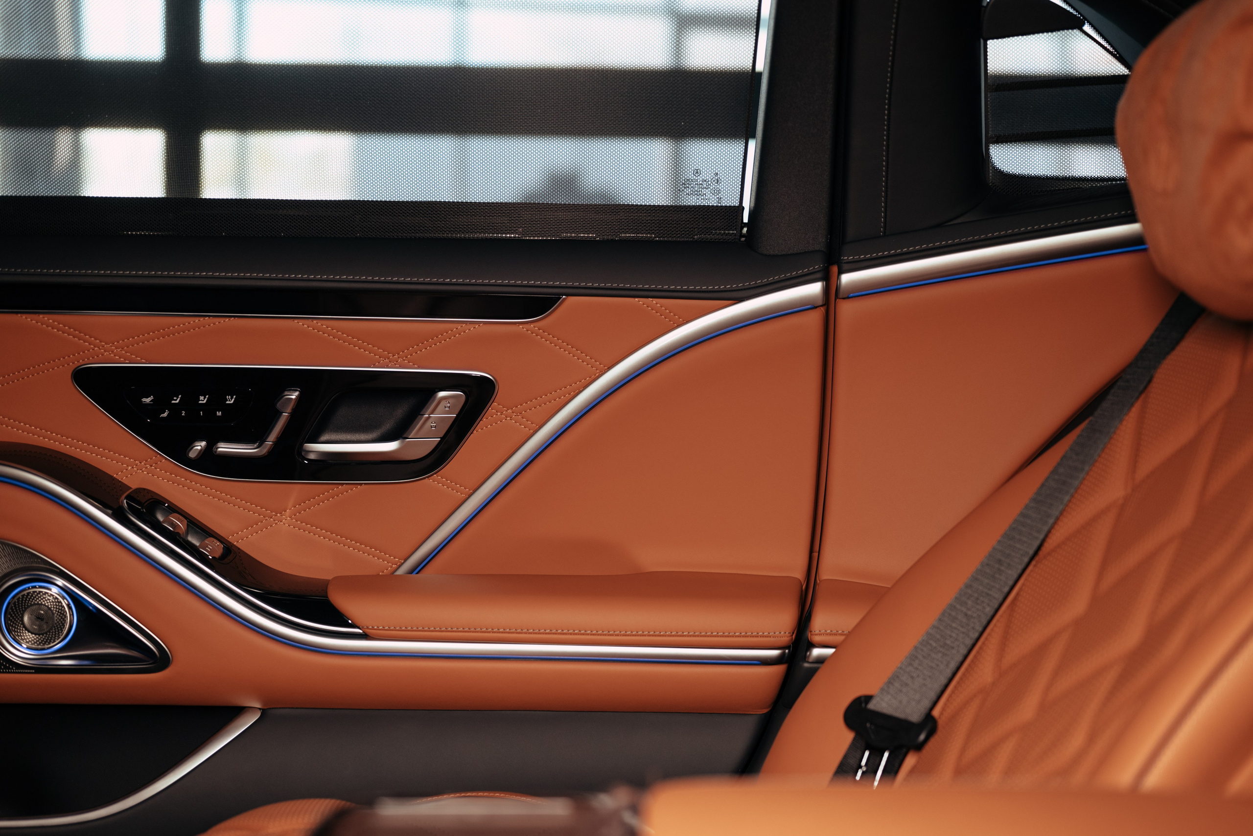 Mercedes Maybach v12 Black. DeLorein