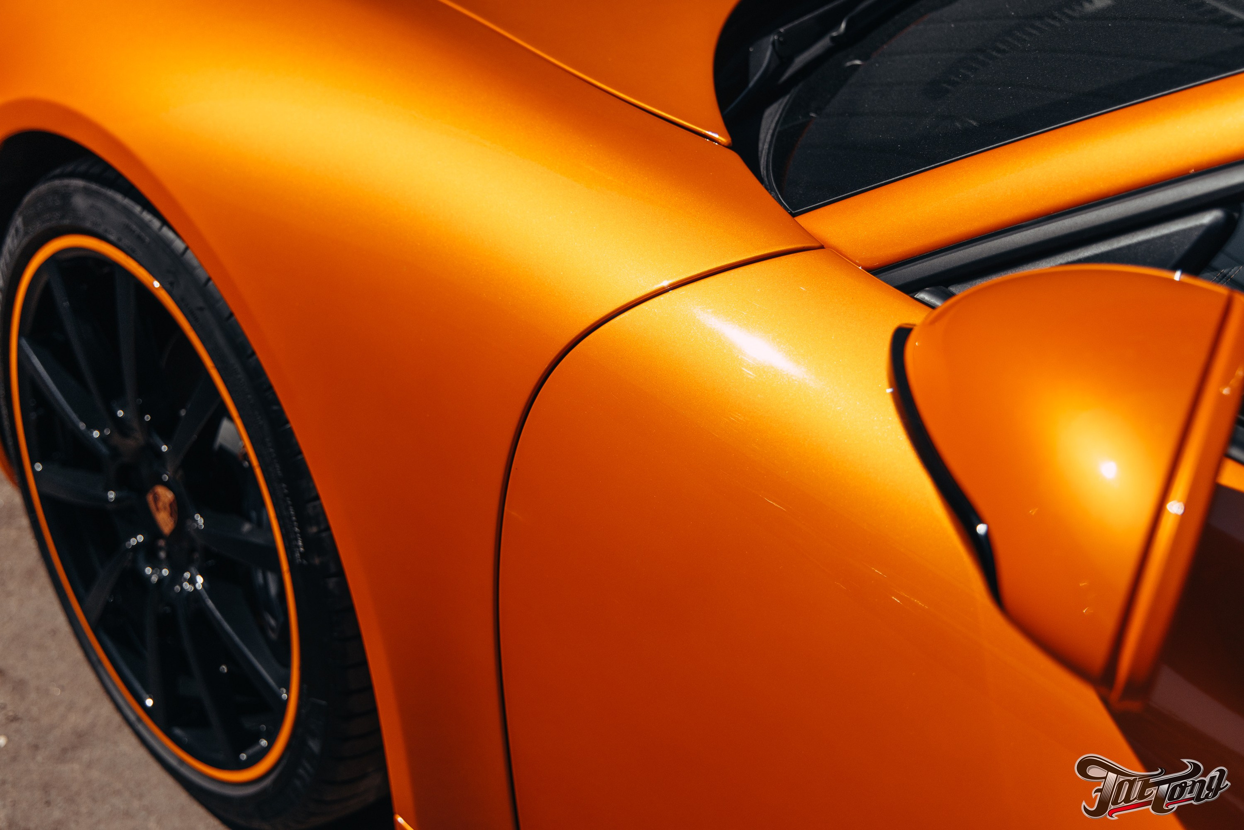 Porsche 911 оранжевый замена ремней безопасности. DeLorein