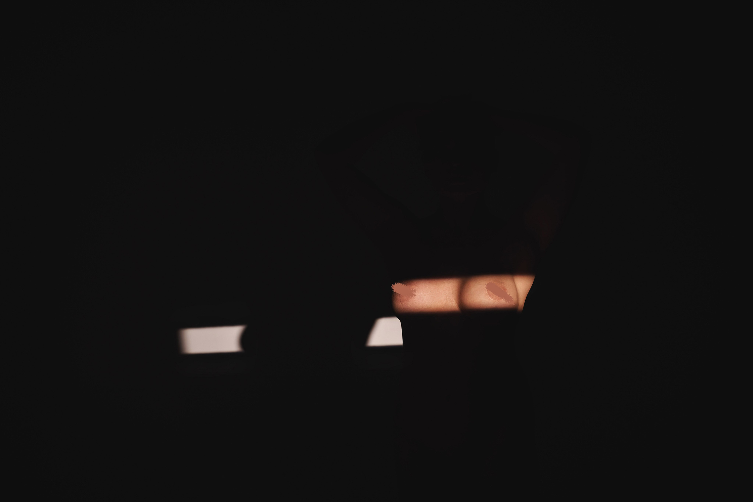 Ню фотограф  — обнаженная философия. Закажи ню фотосессию в Москве