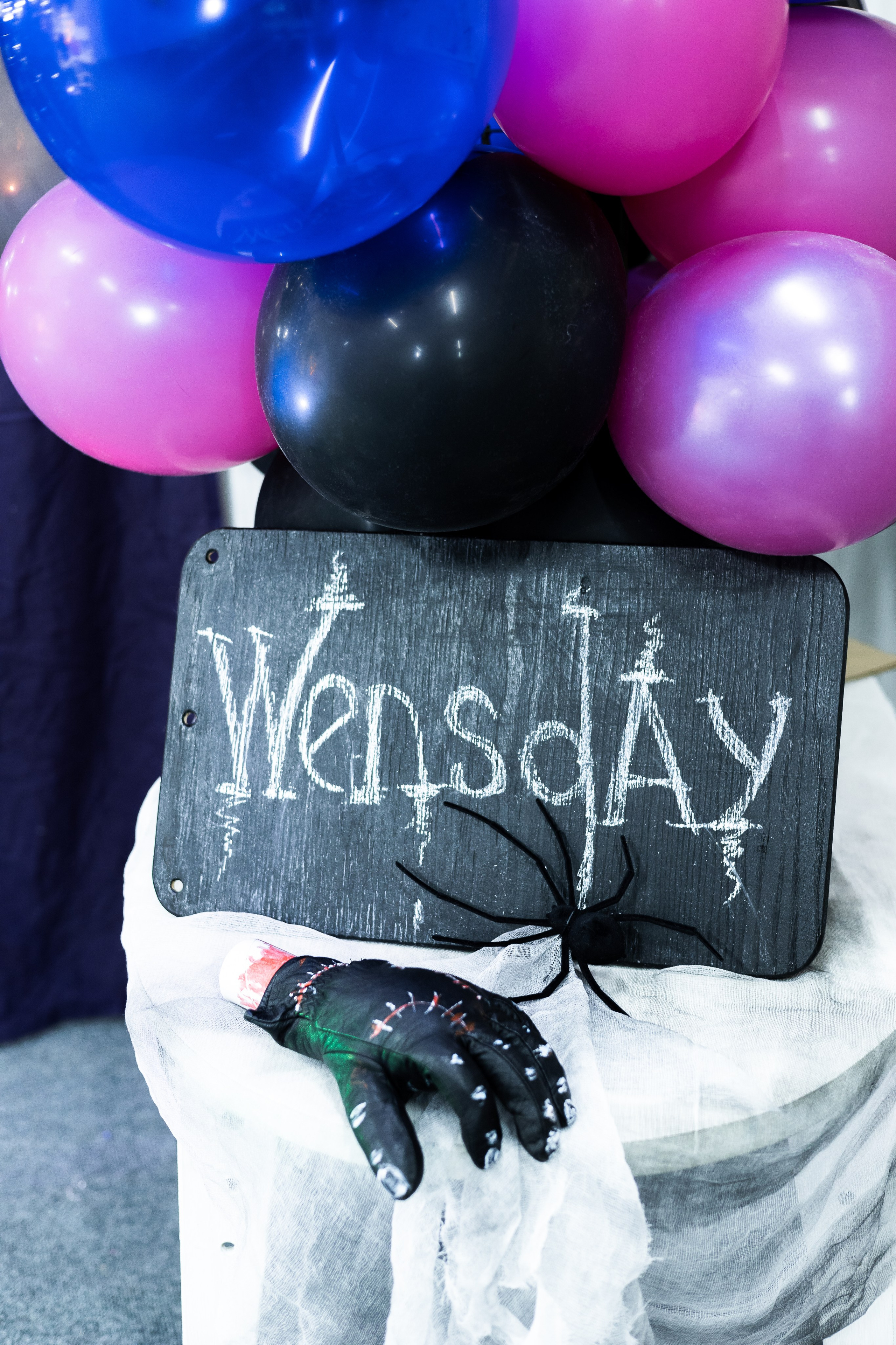 Фееричная вечеринка по мотивам легендарного сериала Wednesday. Школа для девочек во Владивостоке — Само Совершенство