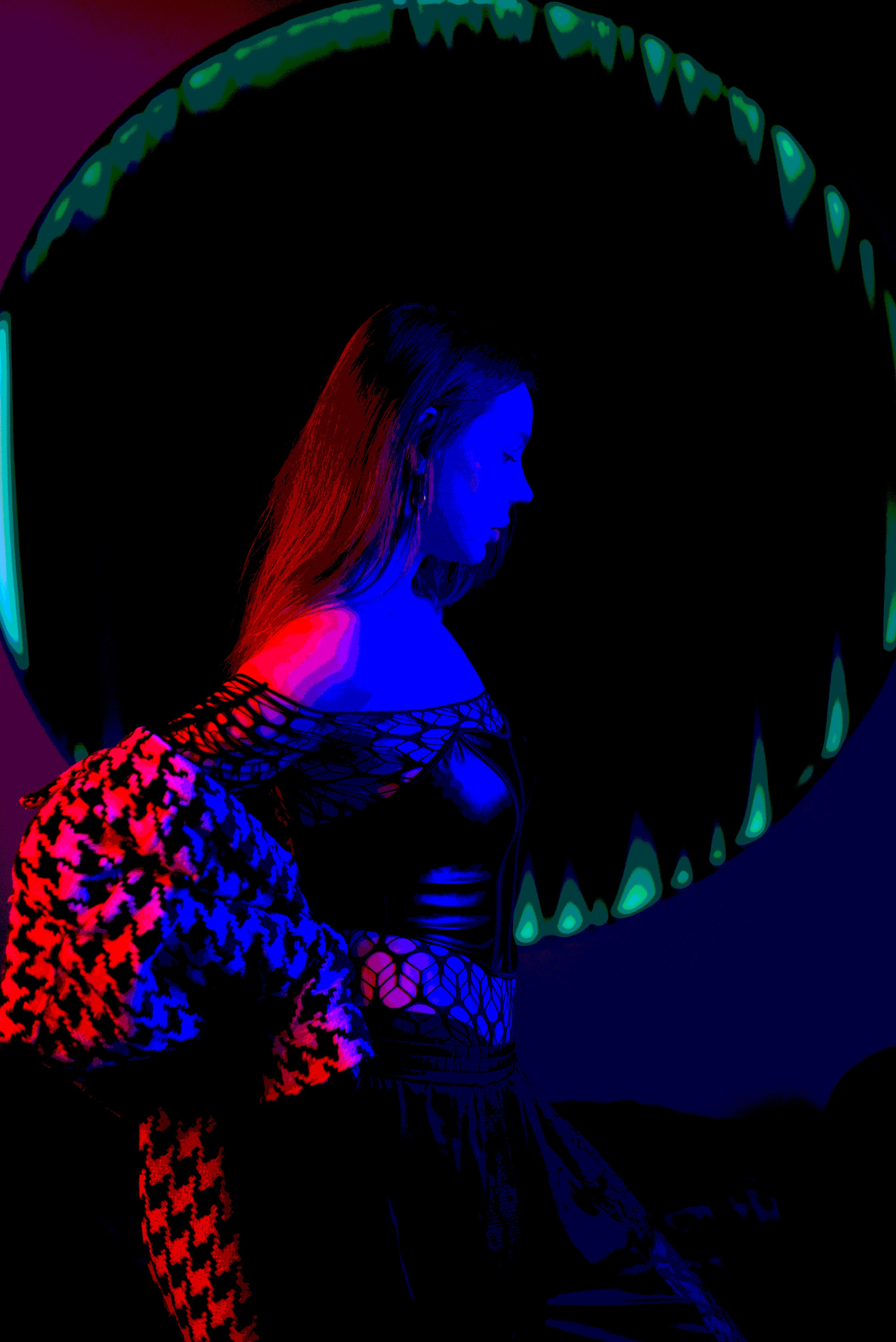 Анастасия Соловьёва. Неоновый портрет