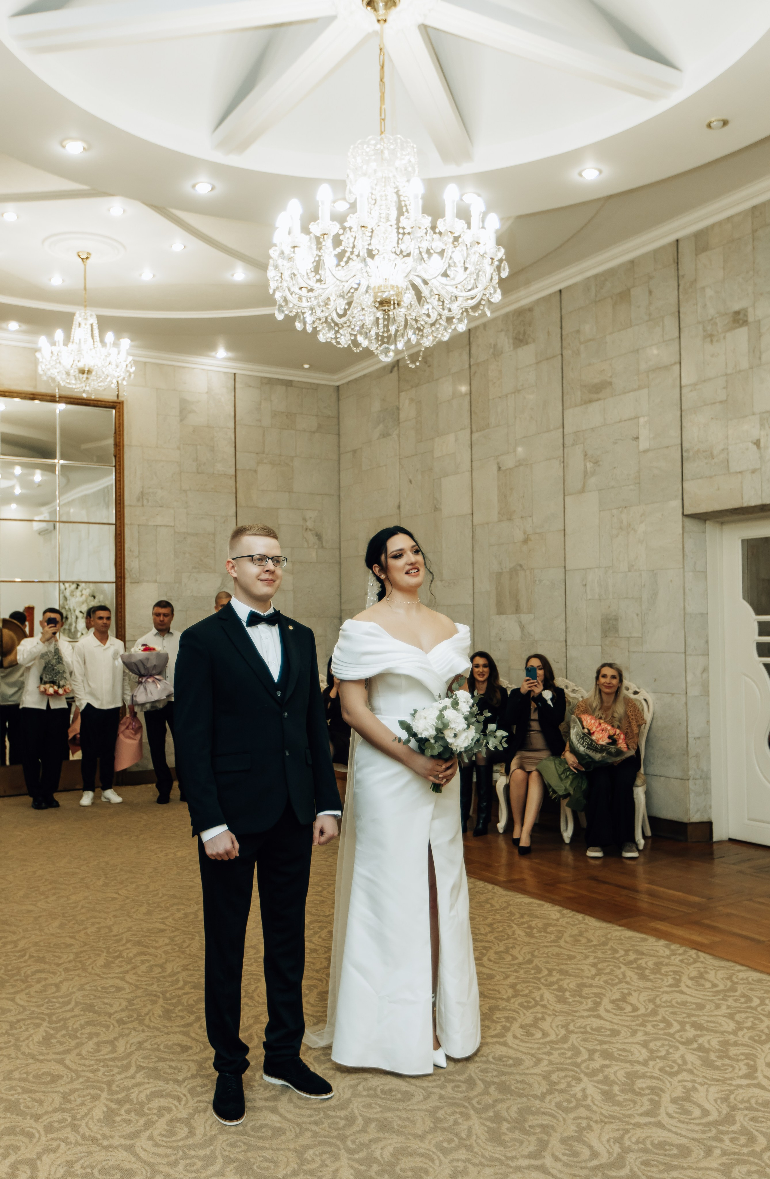 Студия, ЗАГС и банкет. Свадебный и семейный фотограф Ростова-на-Дону Ирина Бондарева