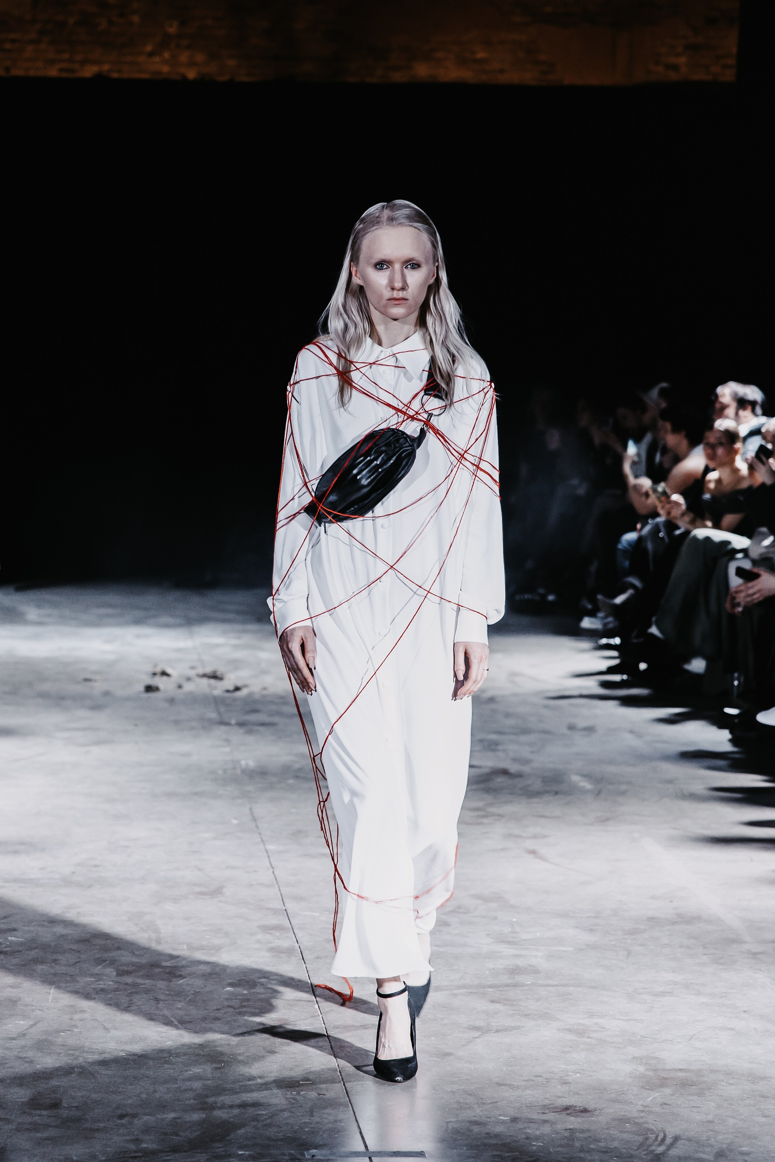 AUXI catwalk андеграунд показ-перфоманс. Фотограф в Санкт-Петербурге Вагнер Юлия