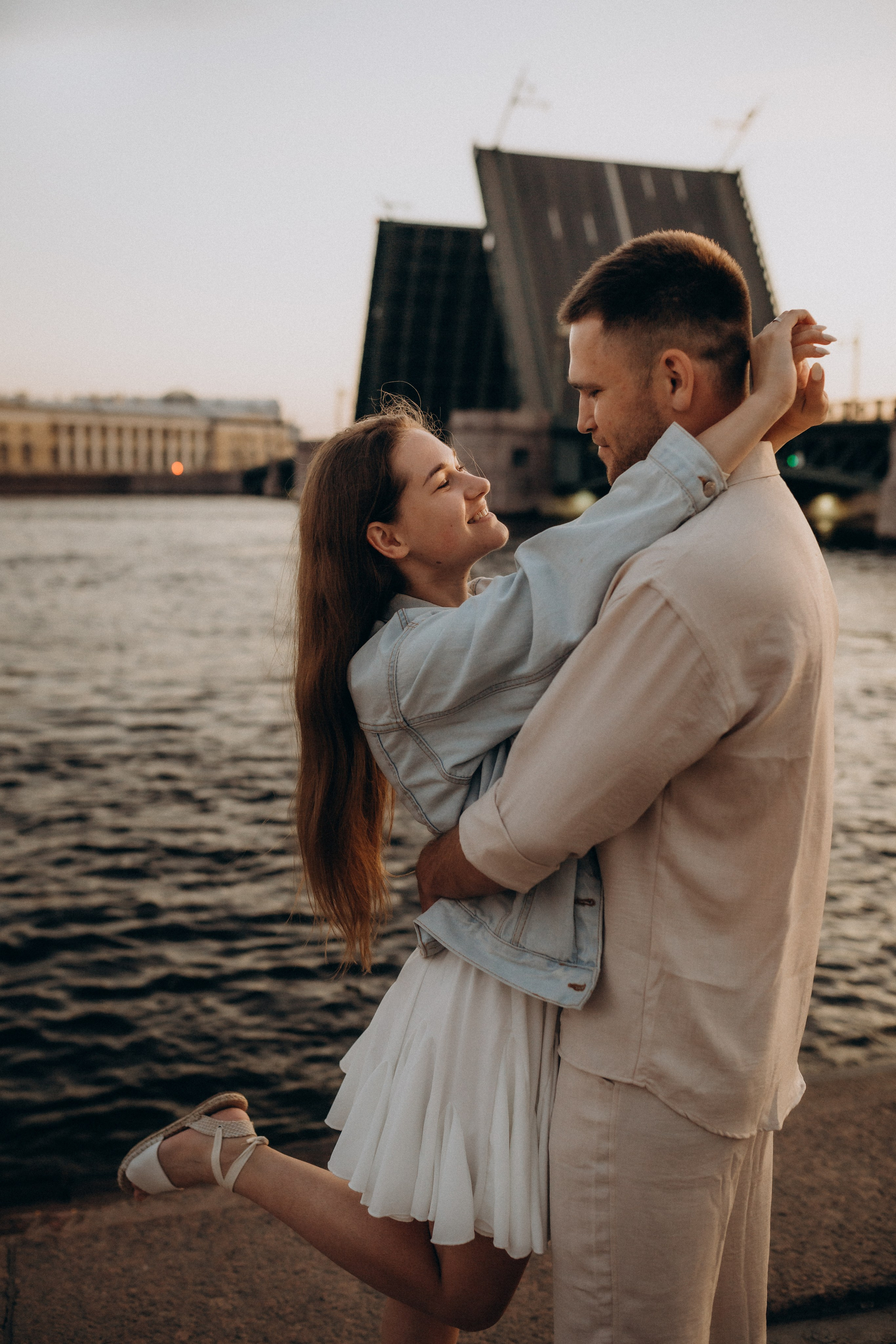 Фотосессия с разводными мостами: LoveStory. Фотограф Санкт-Петербург Князева Елизавета