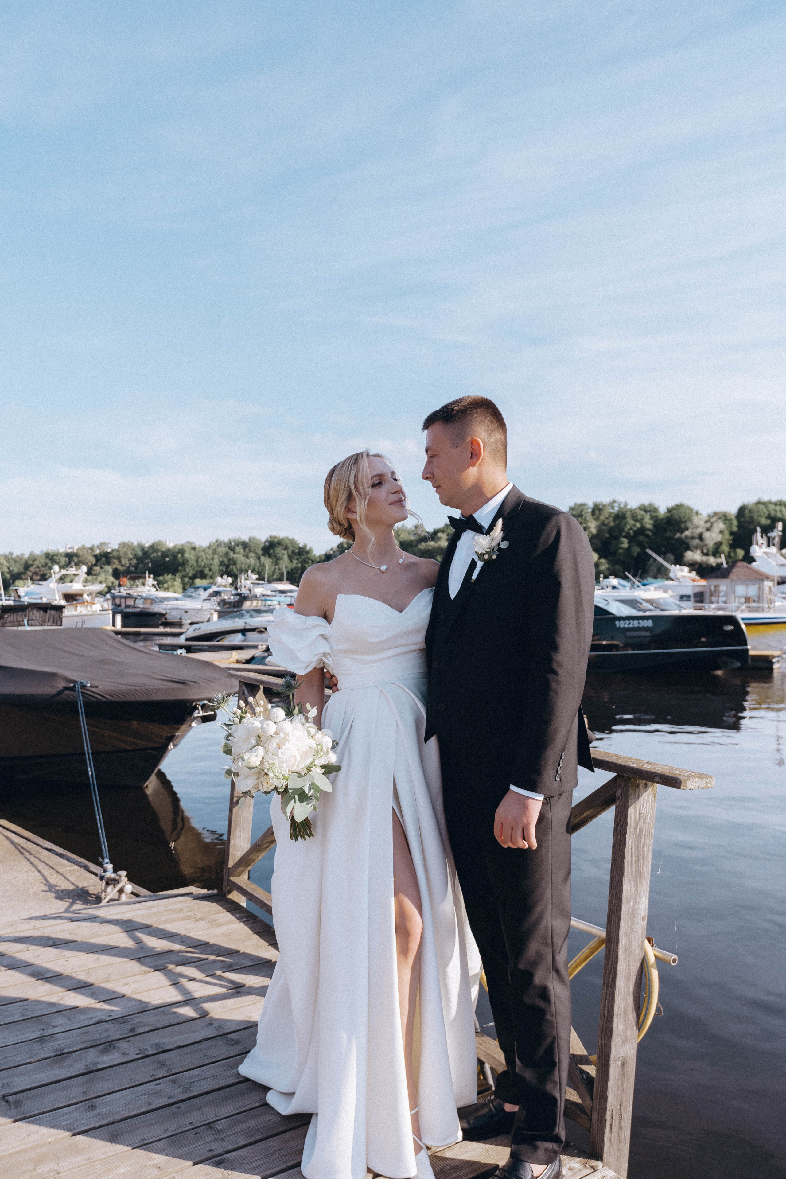 СВАДЕНБНАЯ СЬЕМКА НА КАТЕРЕ ПО КАНАЛАМ САНКТ-ПЕТЕРБУРГА И В АКВАТОРИИ НЕВЫ. Профессиональный фотограф, Санкт-Петербург — Виктория Богомолова