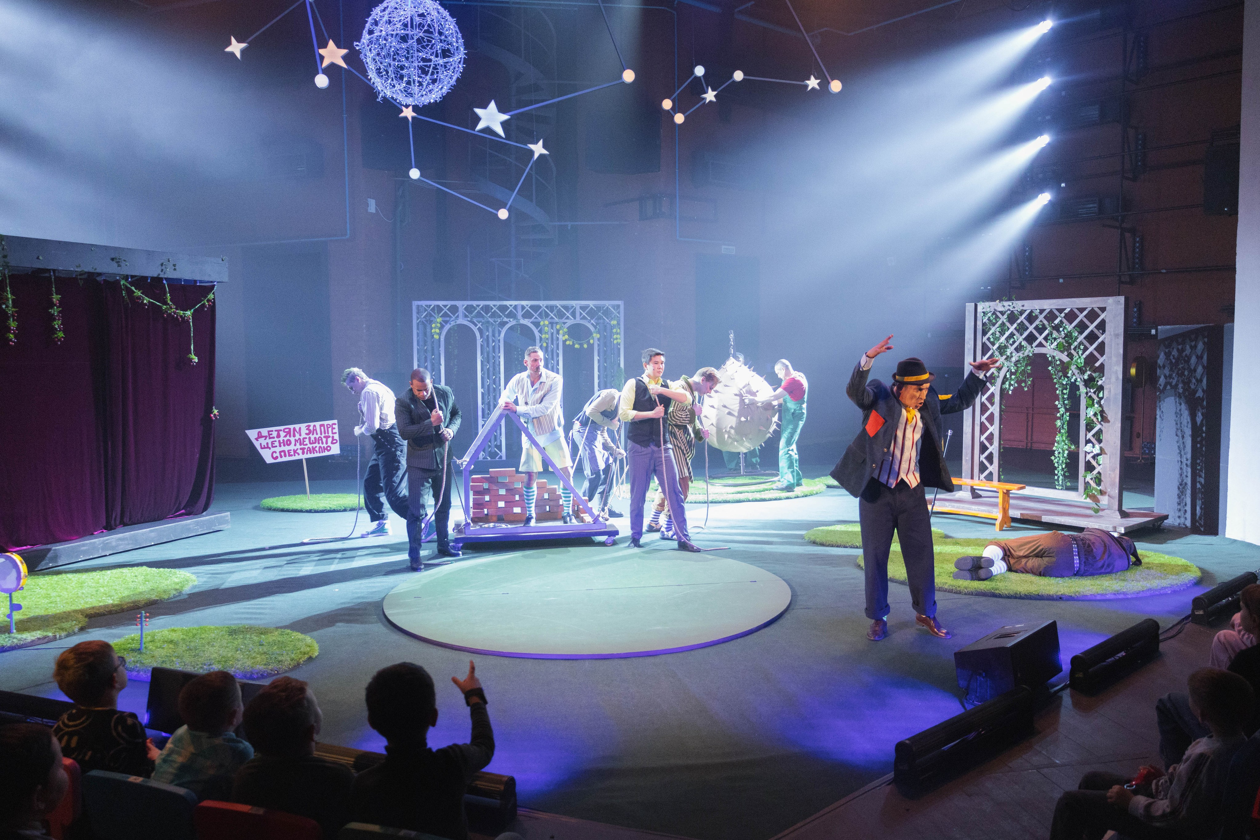 «Лукич». Сцена «Мельников», Театр на Бронной. Индивидуальный фотограф в Москве