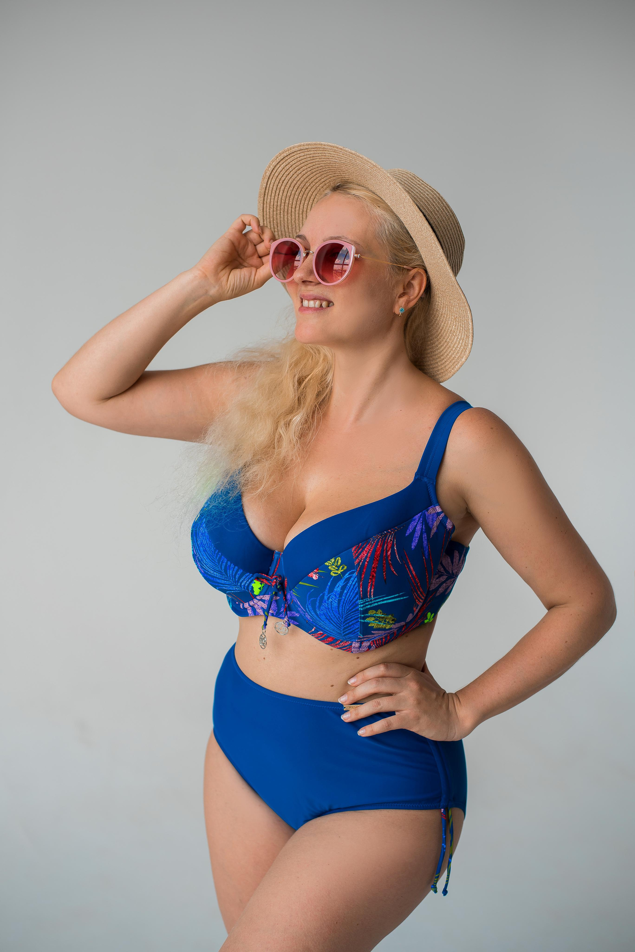 Купальники (фон). Контент фотограф в Москве Лихачева Ксения