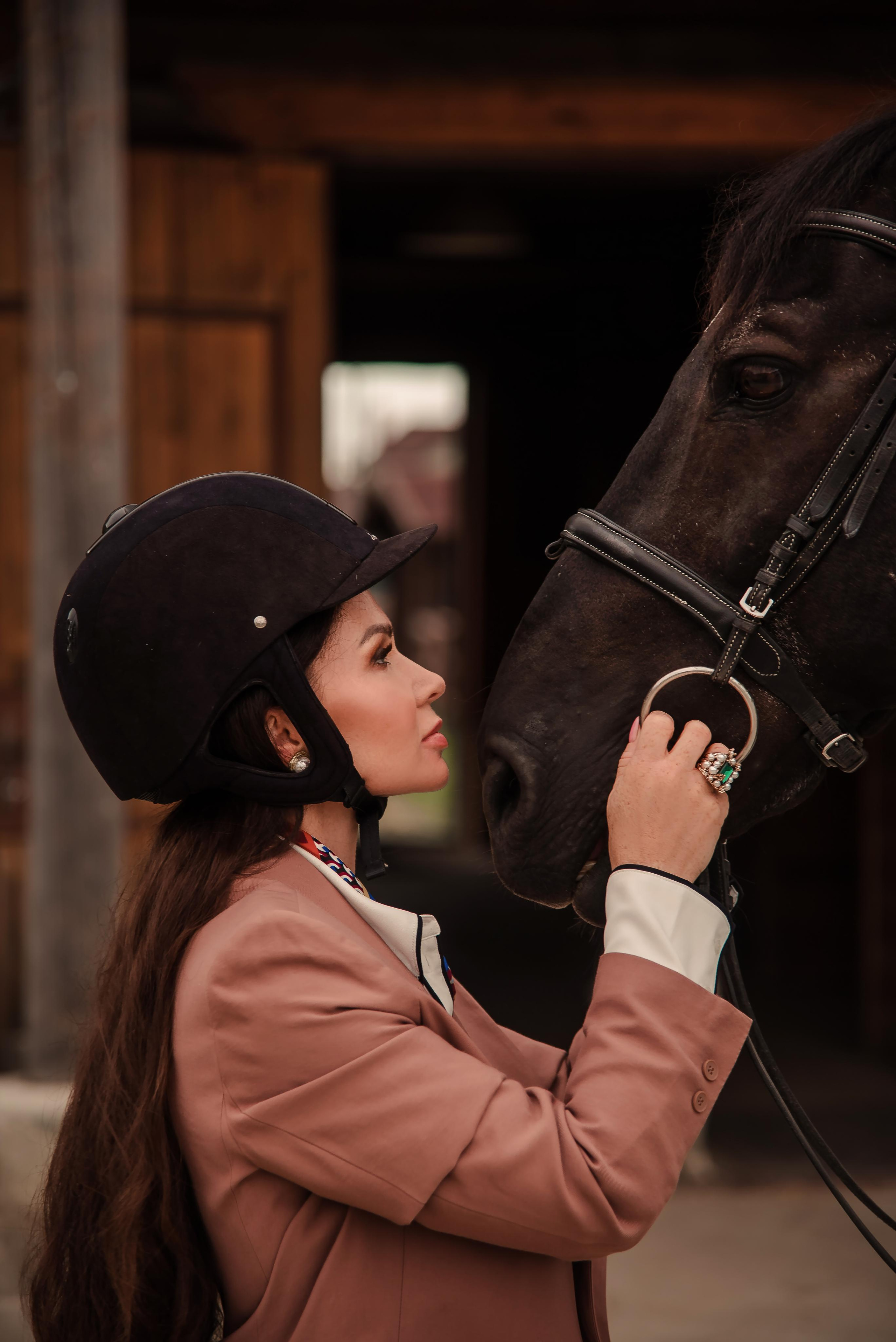 Фотосессии с лошадьми. Контент фотограф в Москве Лихачева Ксения