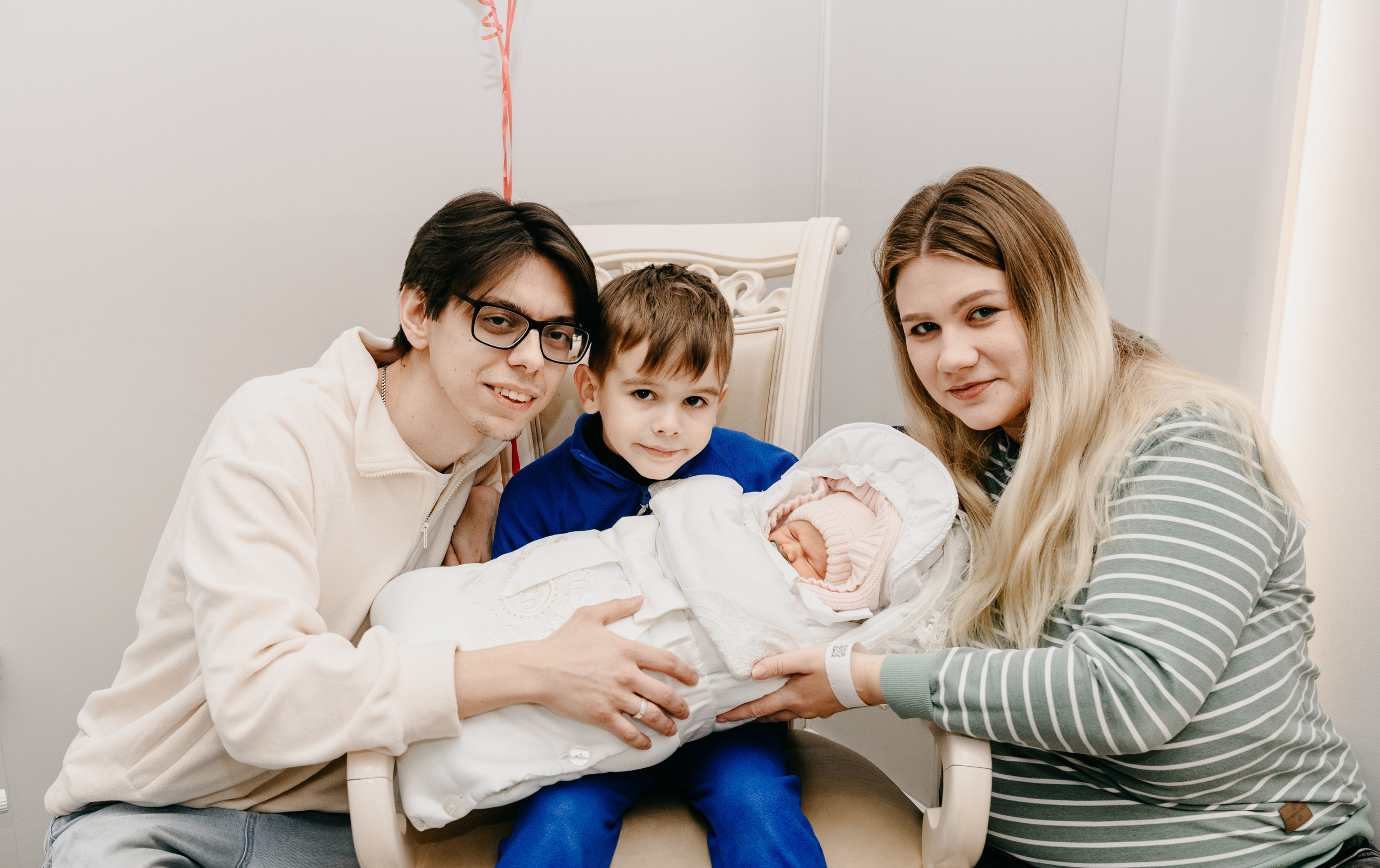 Выписка Арины. 4 роддом. Фотограф на выписку из роддома в Москве и МО