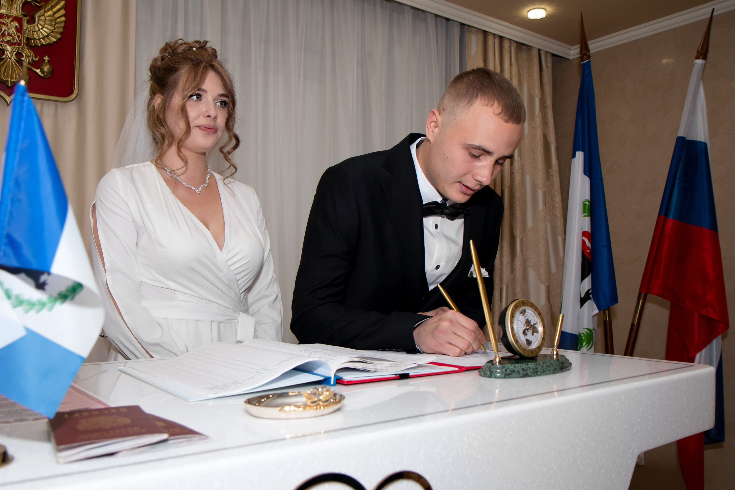 Свадебная фотосессия. Шелехов. Фотограф в Шелехове, лучшие выпускные альбомы в Шелехове