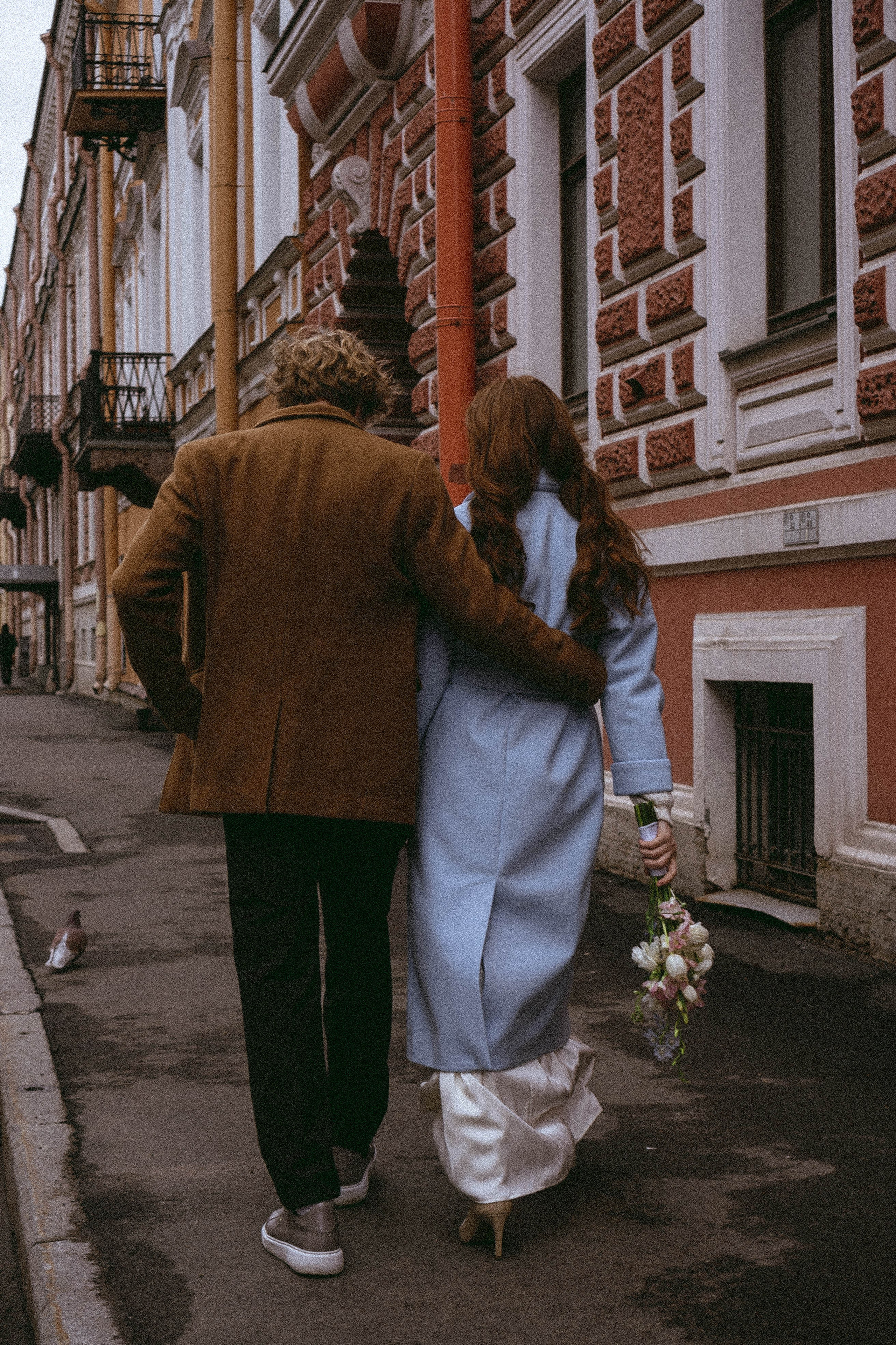 СВАДЕБНАЯ СЬЕМКА В ОТЕЛЕ. СБОРЫ ЖЕНИХА И НЕВЕСТЫ И ТАКЖЕ ТОР И ПОДГОТОВКА К ПРОГУЛКЕ И ПРОГУЛКА ПО ПЕТРОГРАДКЕ. Профессиональный фотограф, Санкт-Петербург — Виктория Богомолова