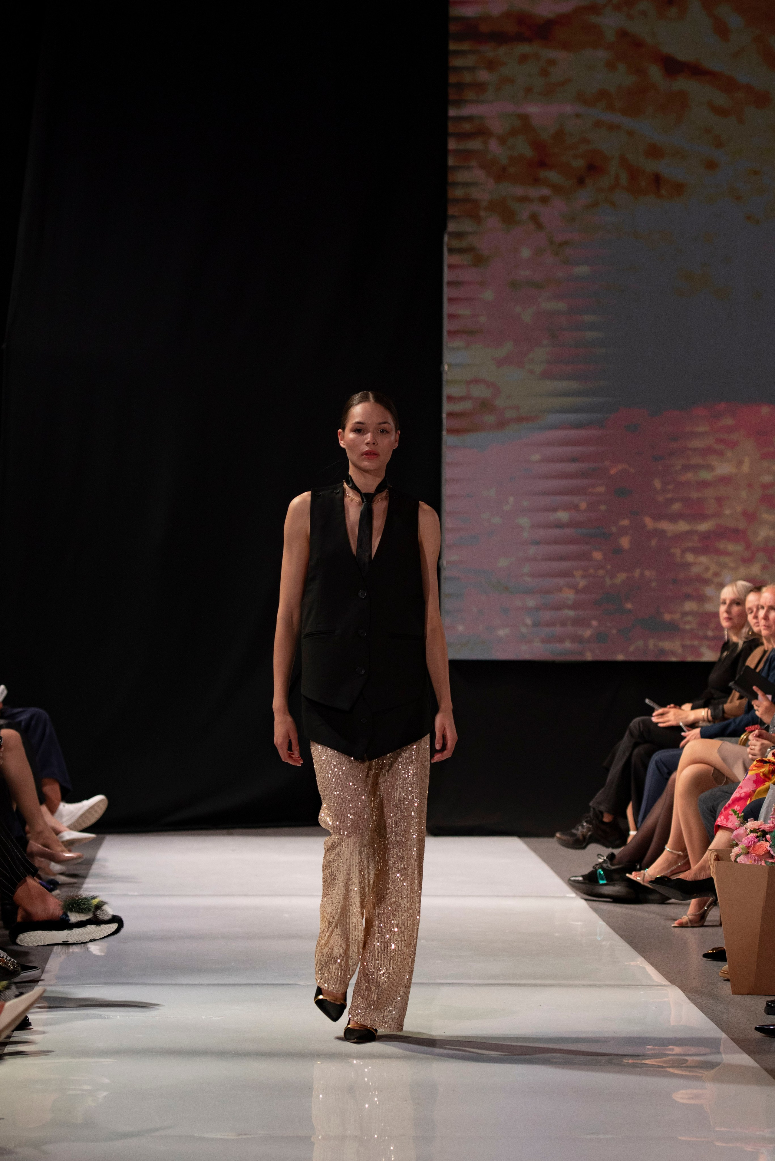 Фотограф на модельный показ. Свадебный, семейный, фэшн фотограф, школьный фотограф в Сочи