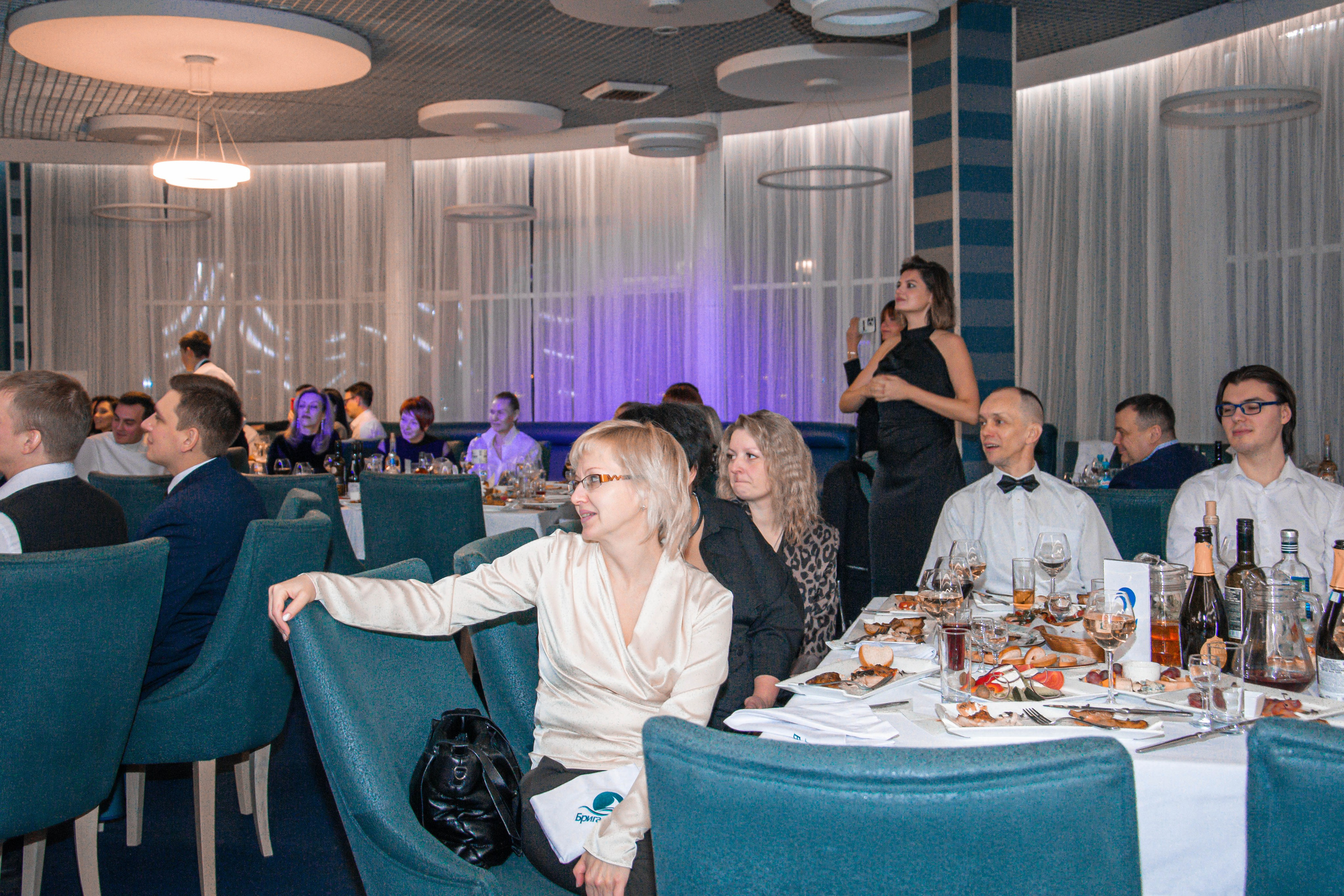 Корпоратив. Женский фотограф в Людиново и Киров