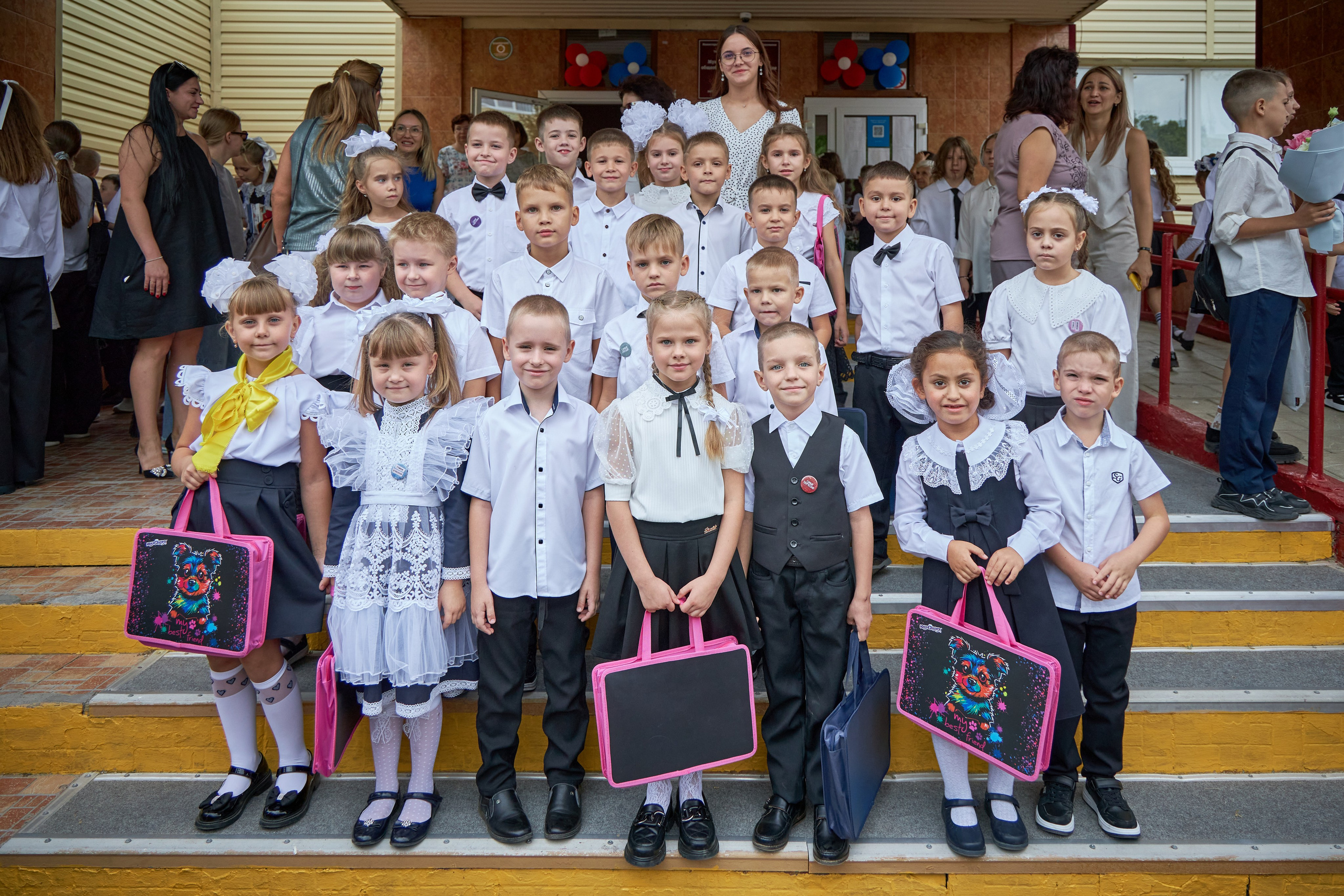 Линейки, выпускные, утренники, праздники