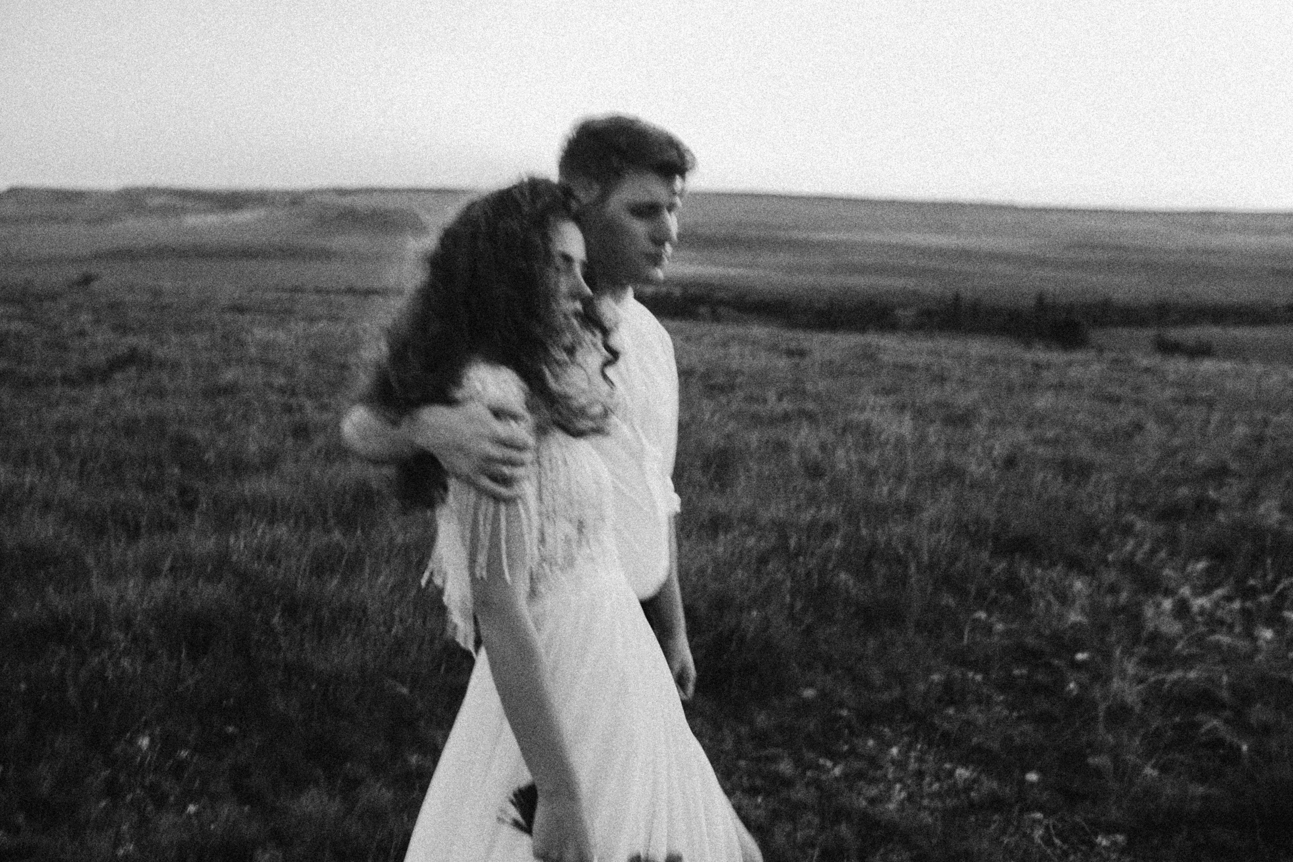 О чем ты думаешь, глядя на солнце. Свадебный и семейный фотограф в Варшаве