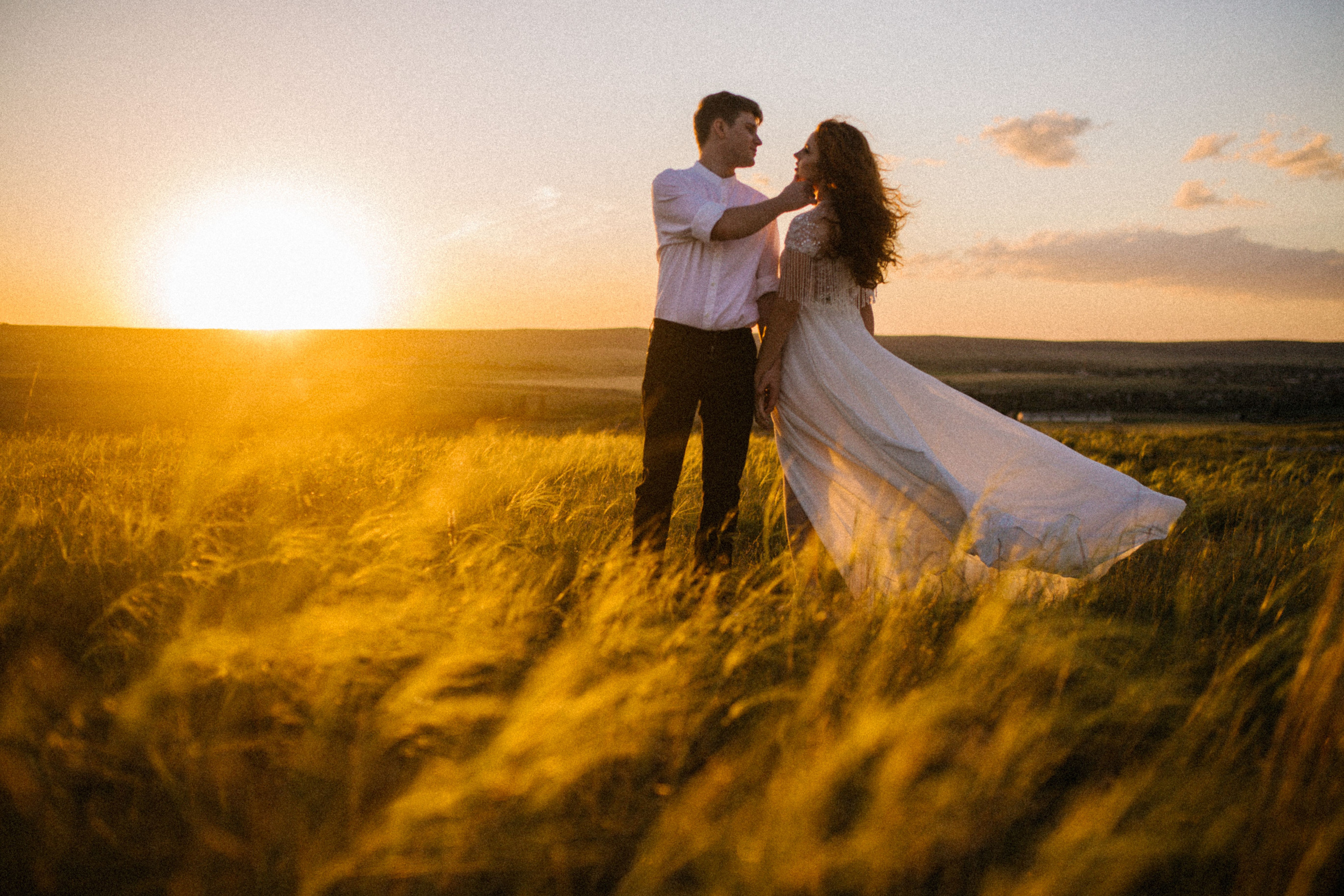 О чем ты думаешь, глядя на солнце. Свадебный и семейный фотограф в Варшаве
