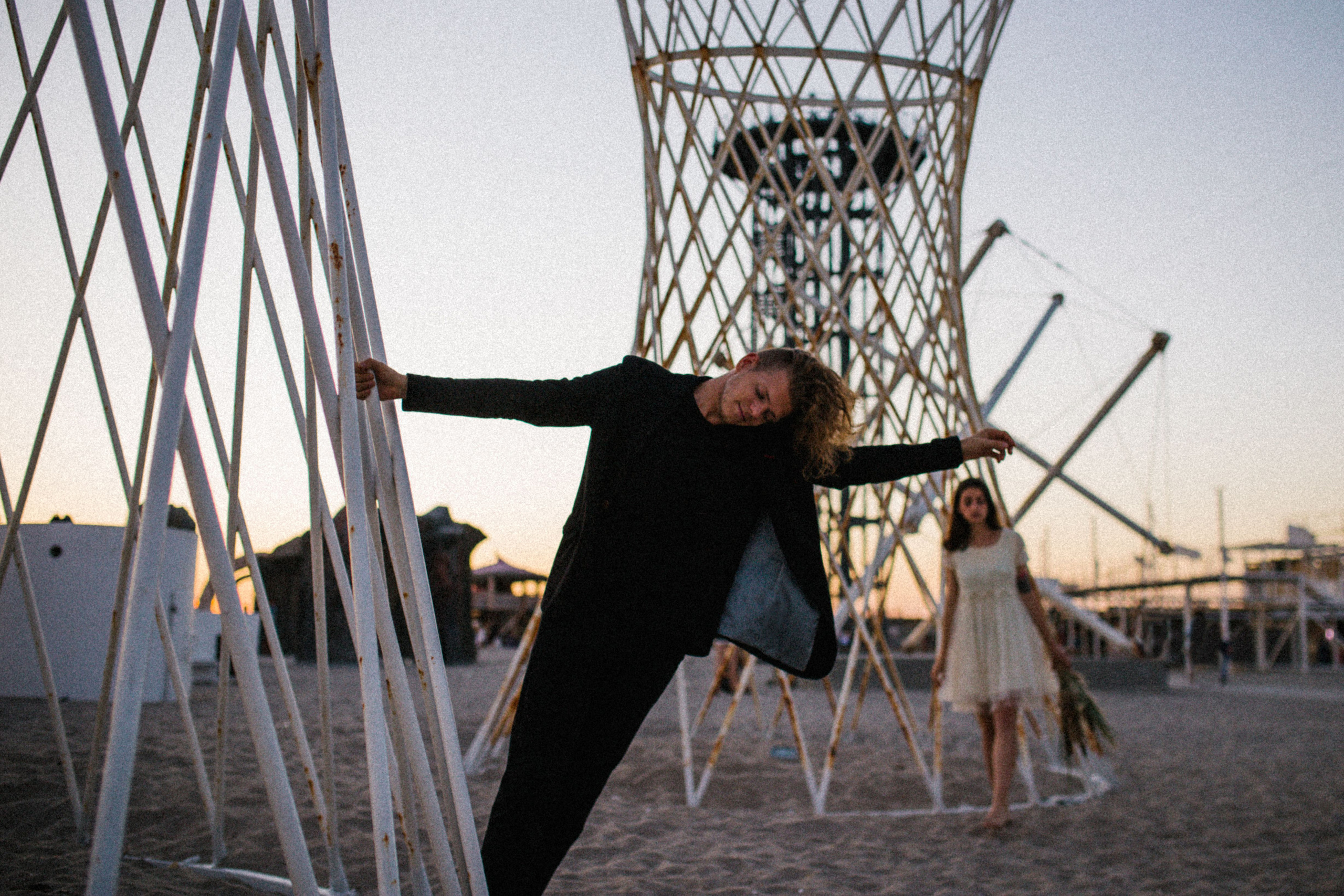 Твой город причудлив, как сон Дали. Свадебный и семейный фотограф в Варшаве