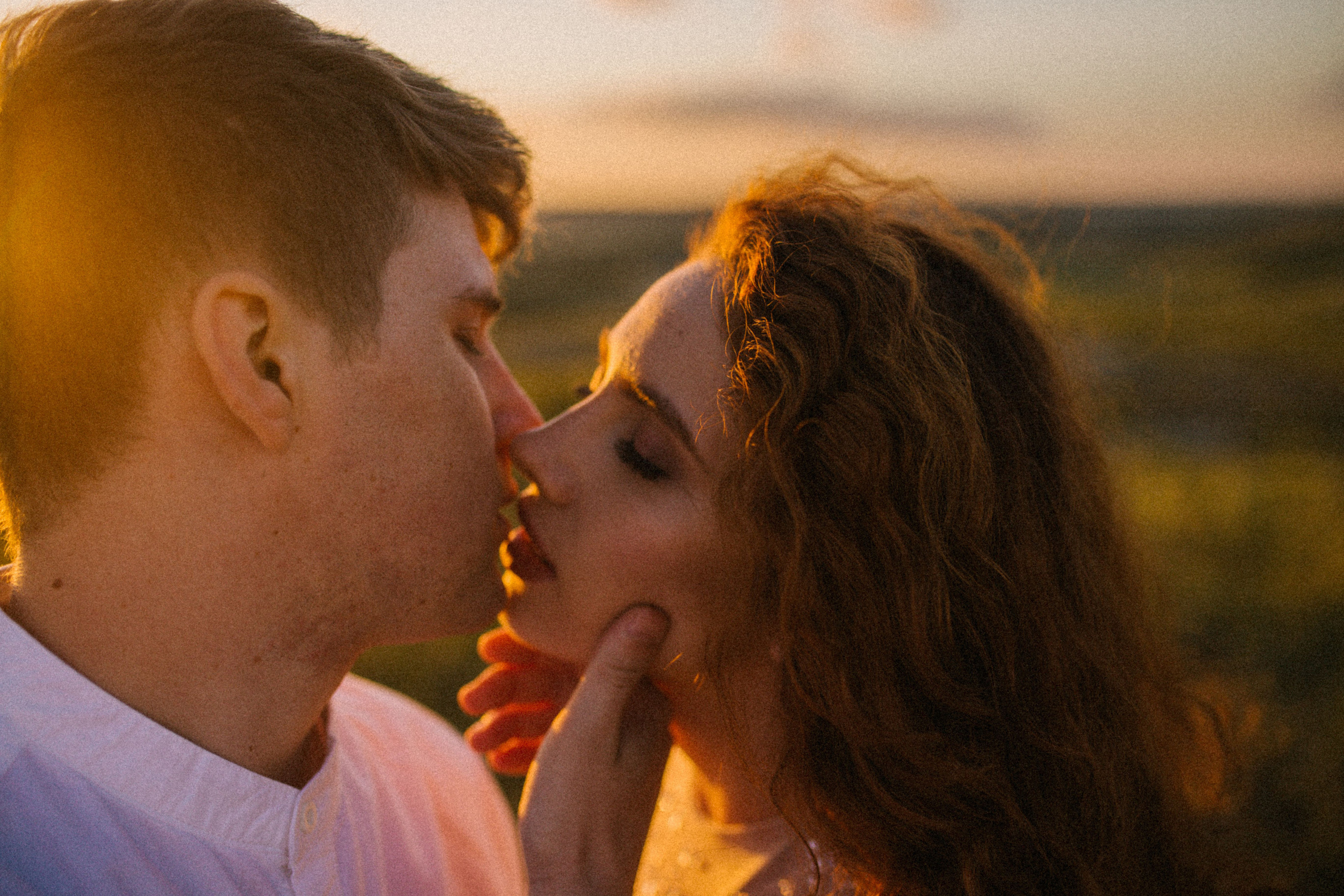 О чем ты думаешь, глядя на солнце. Свадебный и семейный фотограф в Варшаве