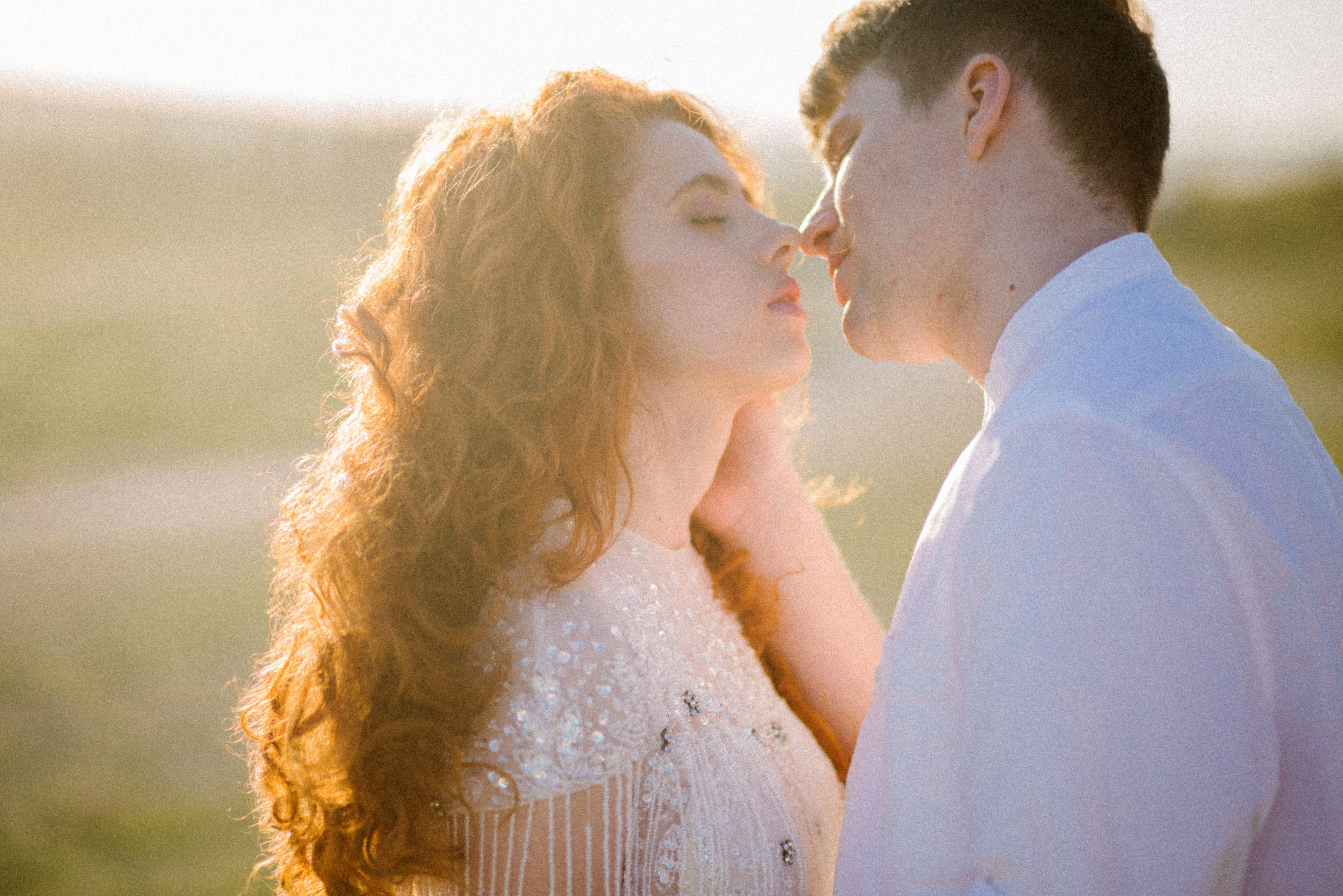 О чем ты думаешь, глядя на солнце. Свадебный и семейный фотограф в Варшаве