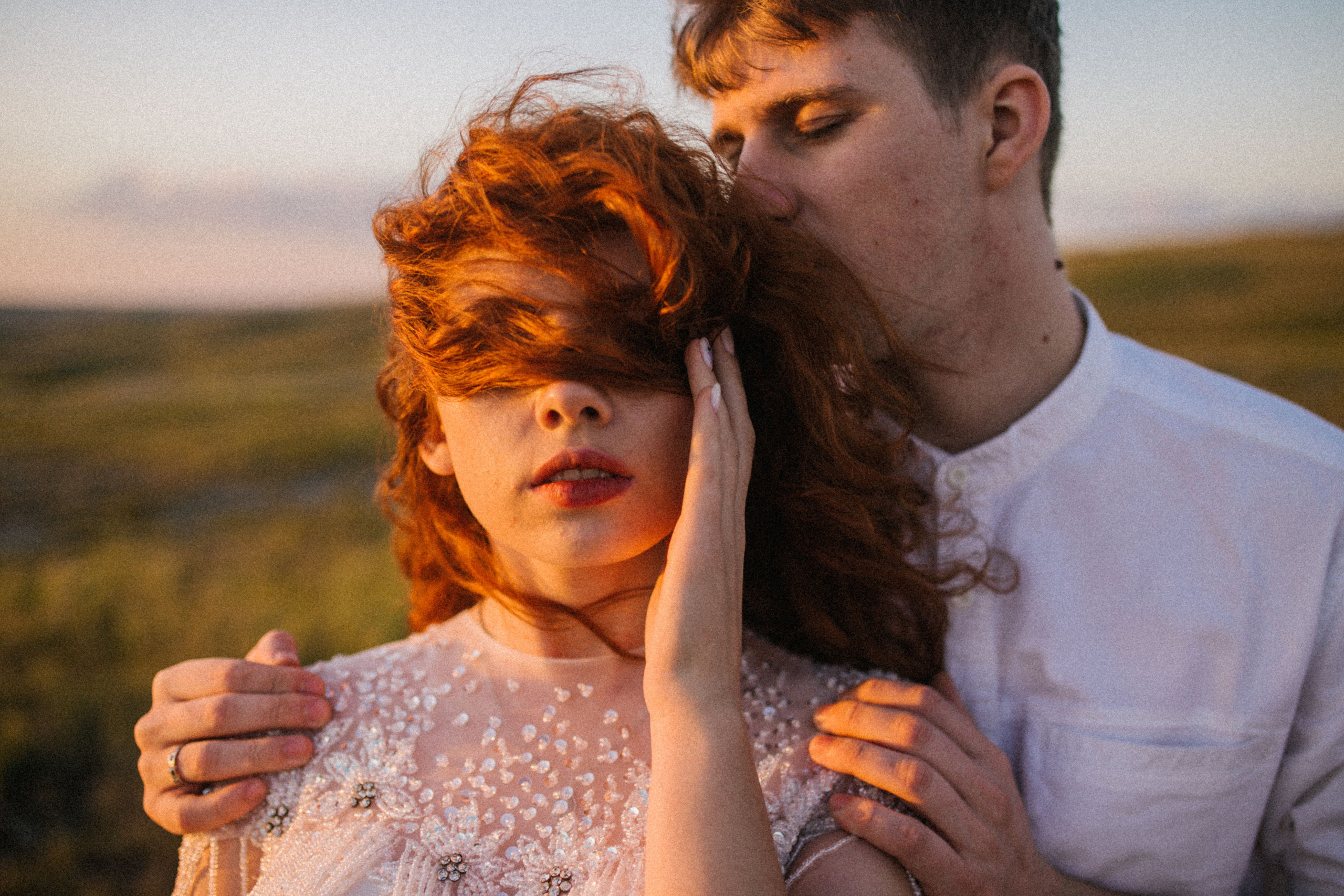 О чем ты думаешь, глядя на солнце. Свадебный и семейный фотограф в Варшаве