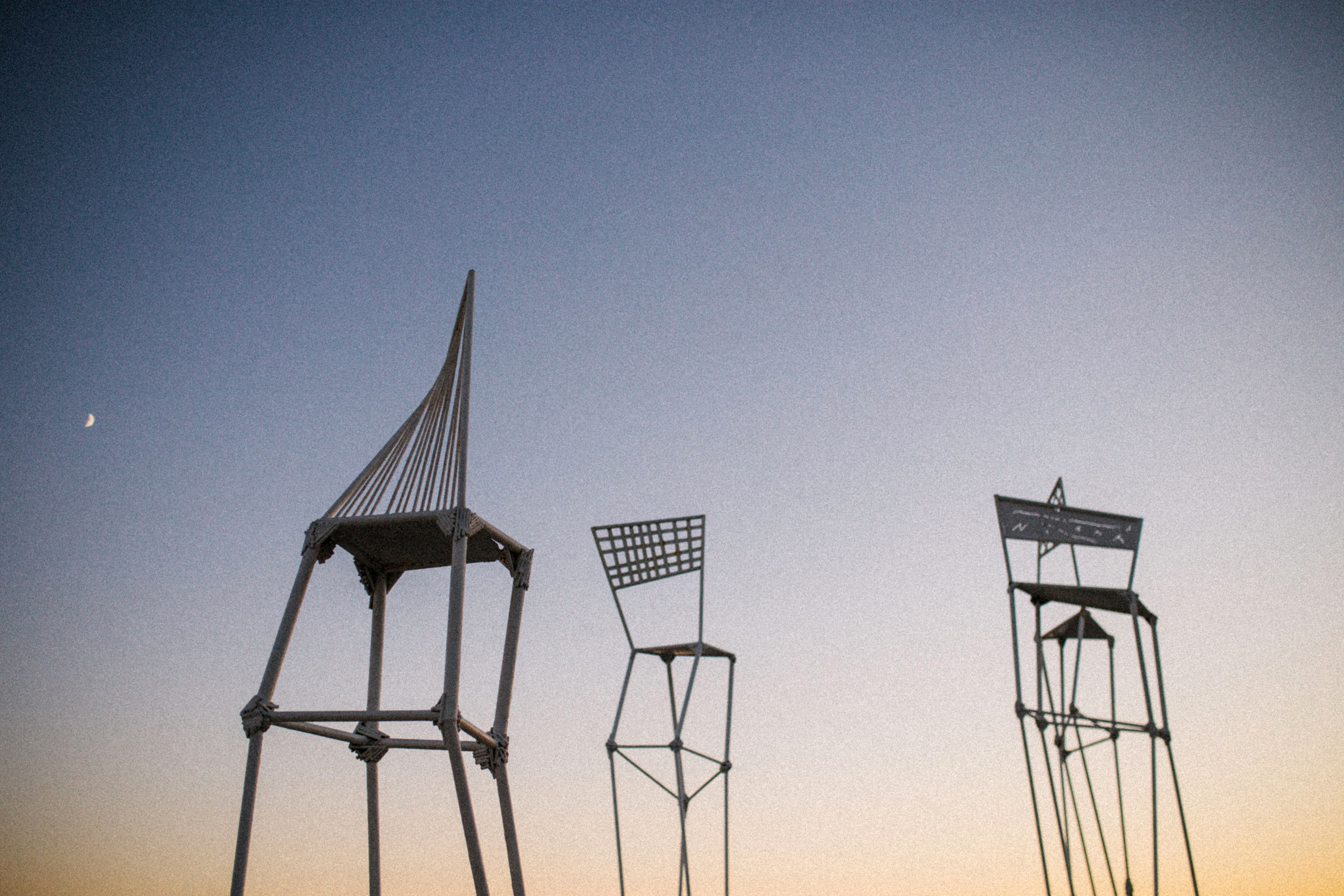 Твой город причудлив, как сон Дали. Свадебный и семейный фотограф в Варшаве