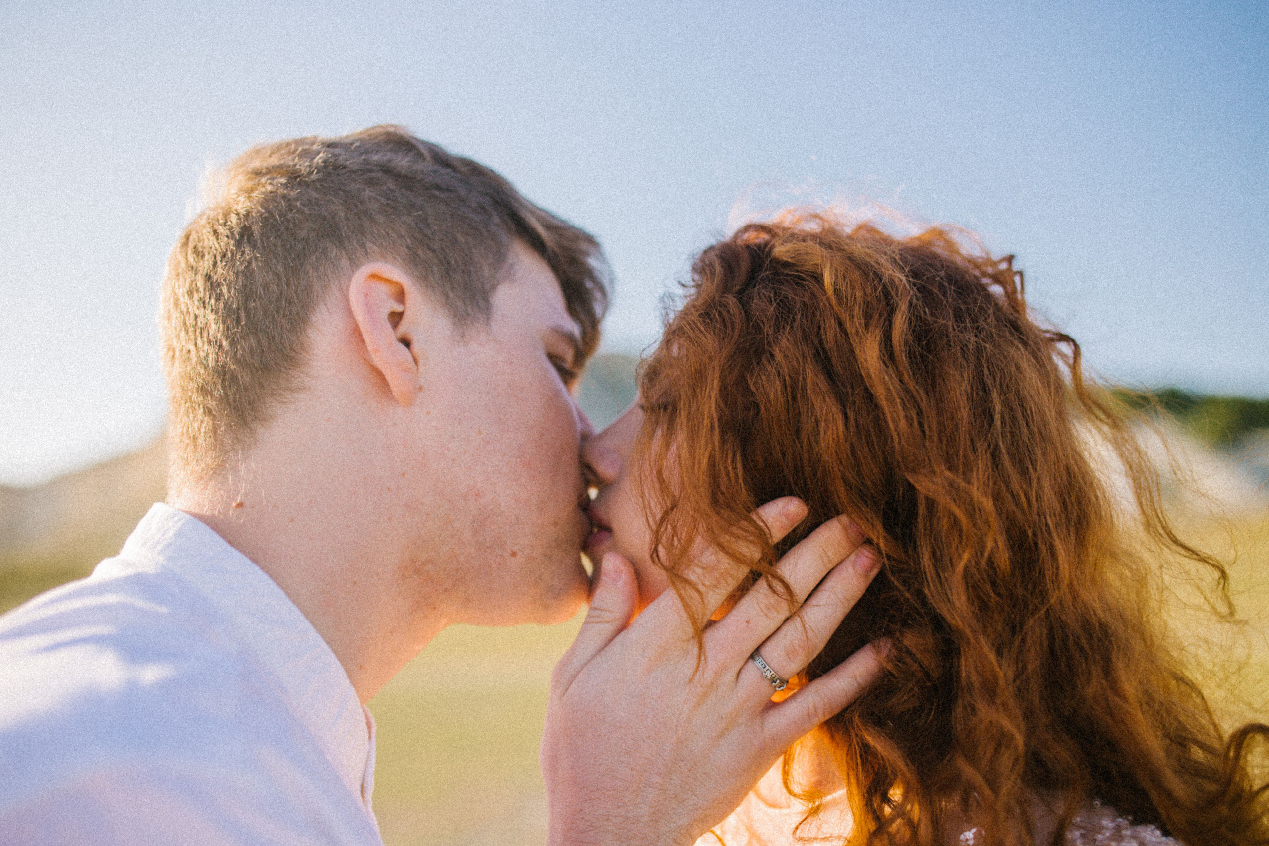 О чем ты думаешь, глядя на солнце. Свадебный и семейный фотограф в Варшаве