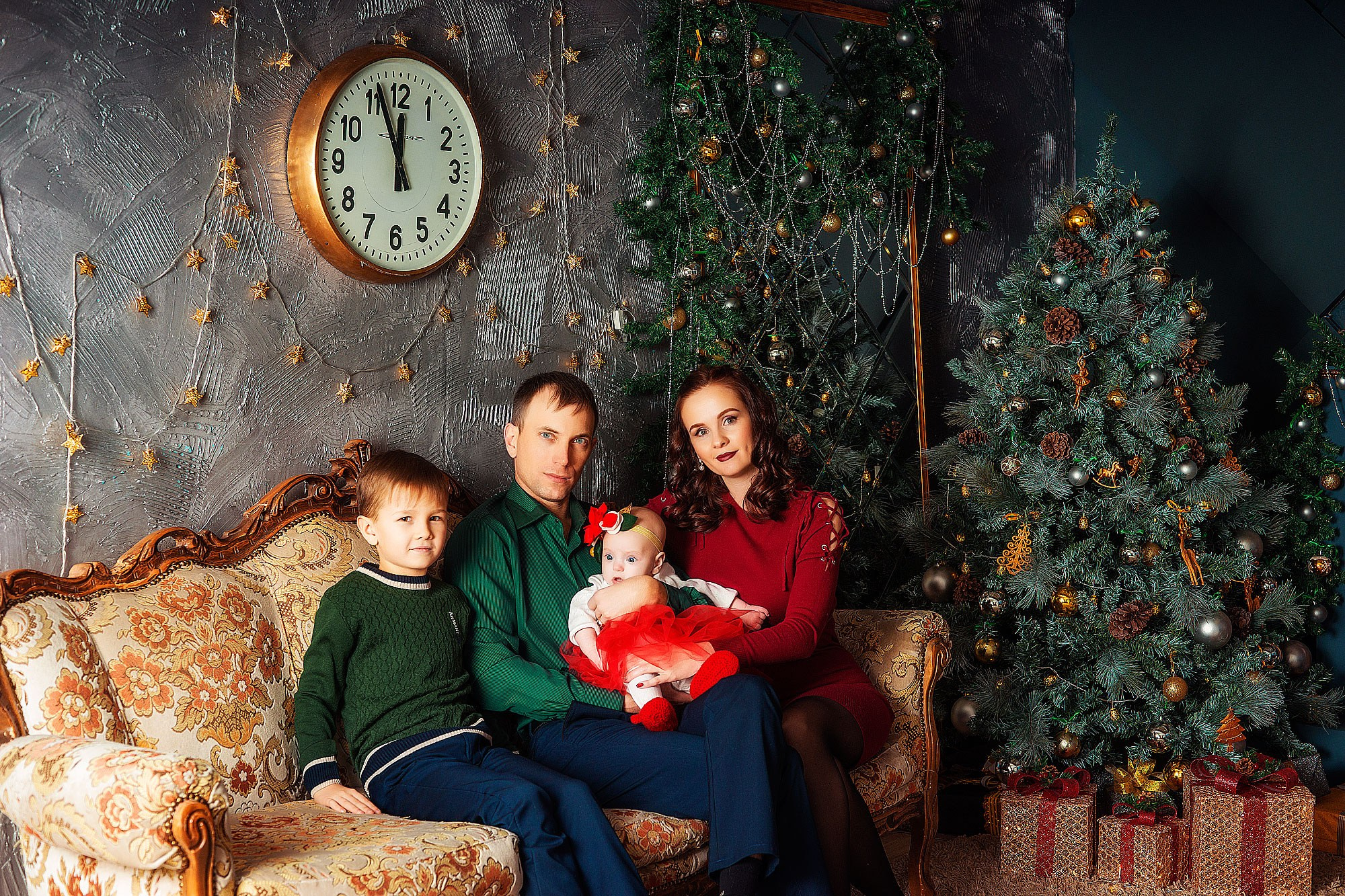 Семейная съёмка в студии. Семейный фотограф г. Новокузнецк Юлия Машникова