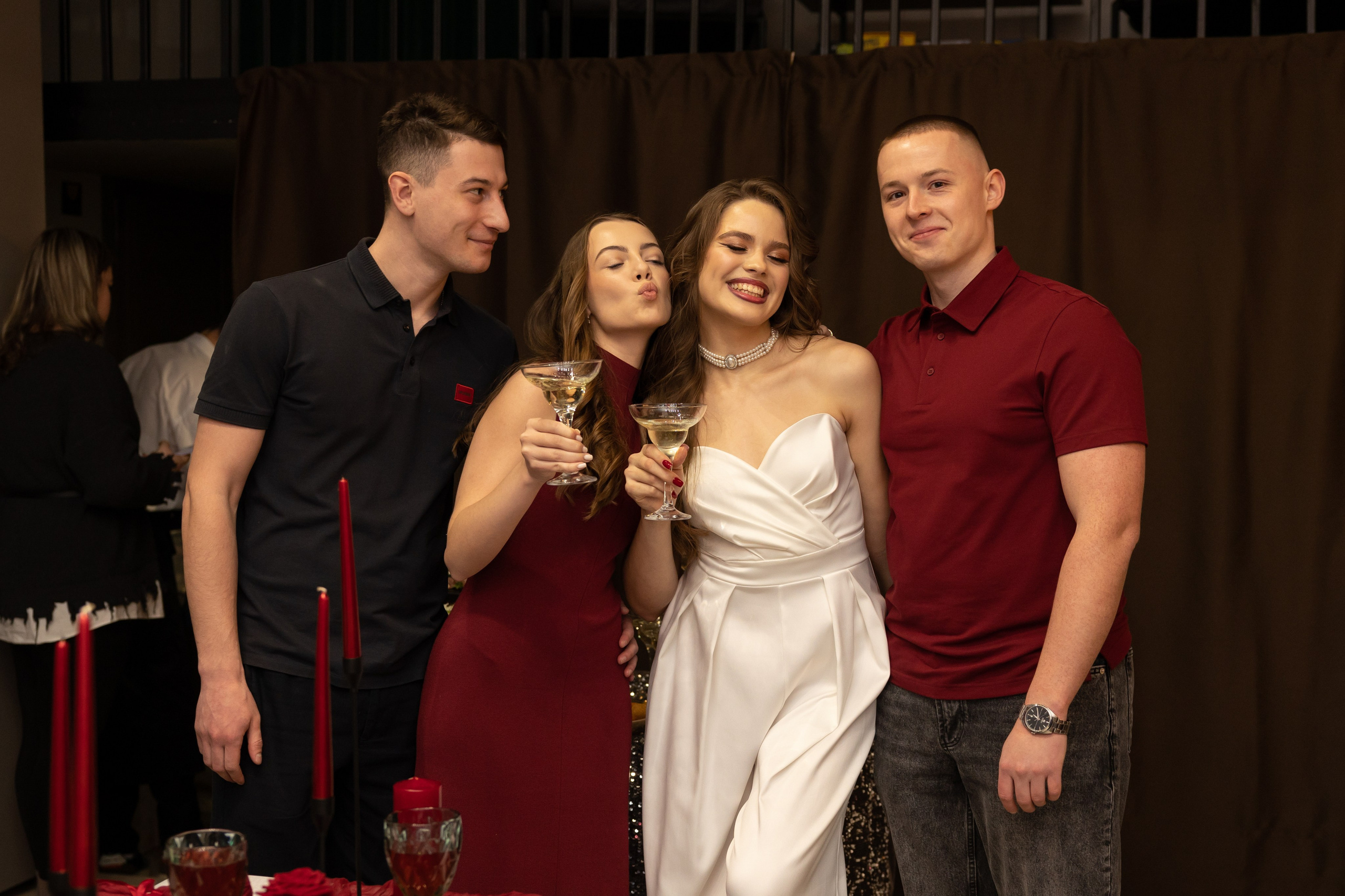 День рождение Марии, иммерсивный ужин. Семейный и женский фотограф, стильный репортаж в г. Новосибирск