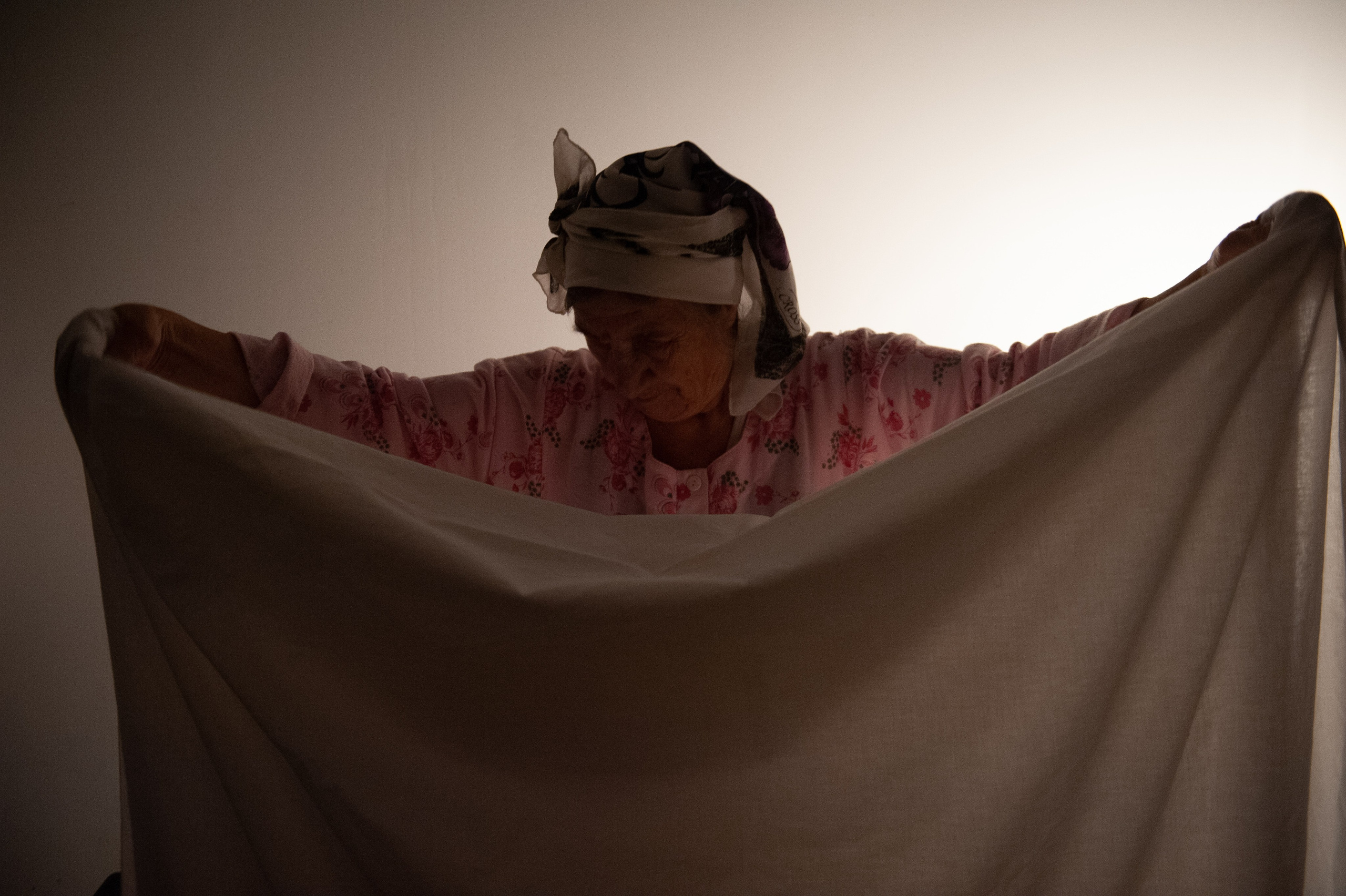 ПРОЕКТ: МОЯ БАБУШКА ХОЧЕТ УМЕРЕТЬ. Фотограф