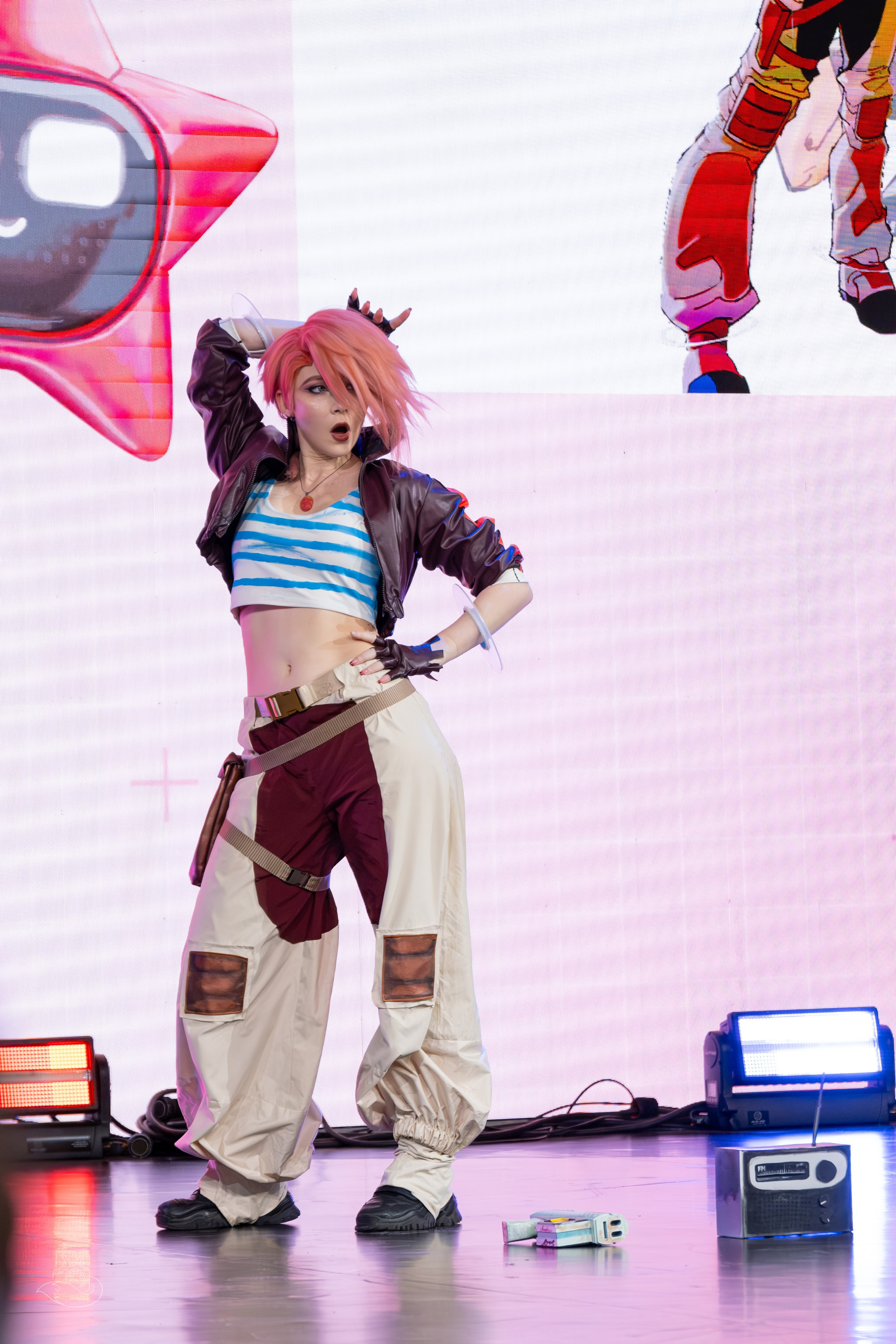 Сцена РЭД ЭКСПО 2024. Косплей фотограф