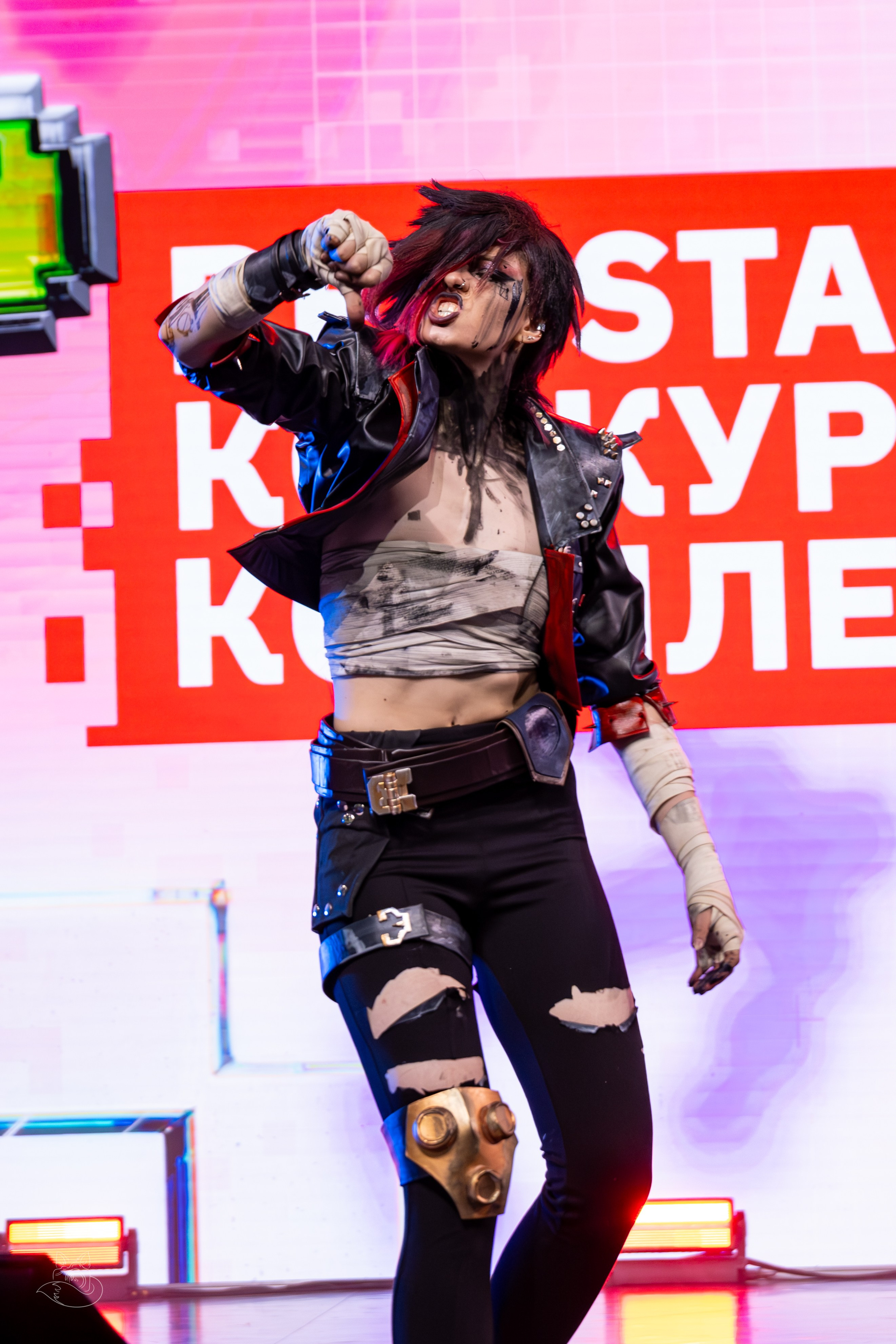 Сцена РЭД ЭКСПО 2024. Косплей фотограф