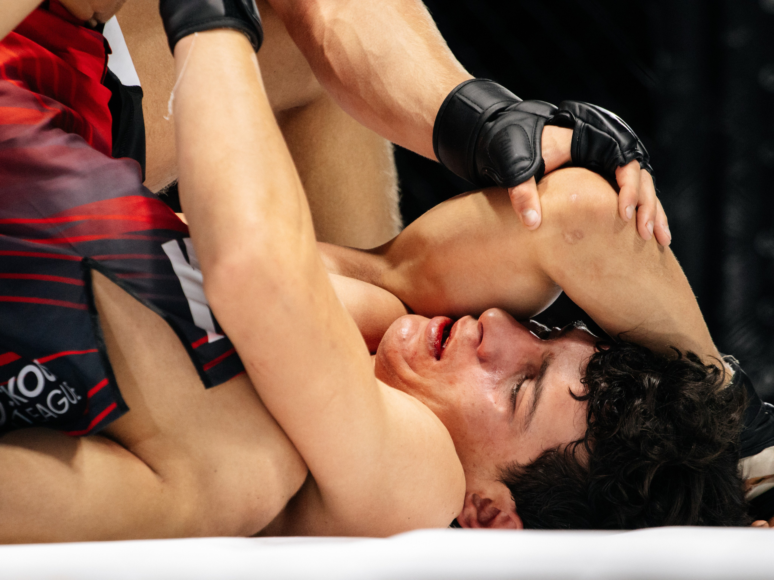 Бойцовская лига «KNOCK OUT». KRIS KRUPINNIKOVA