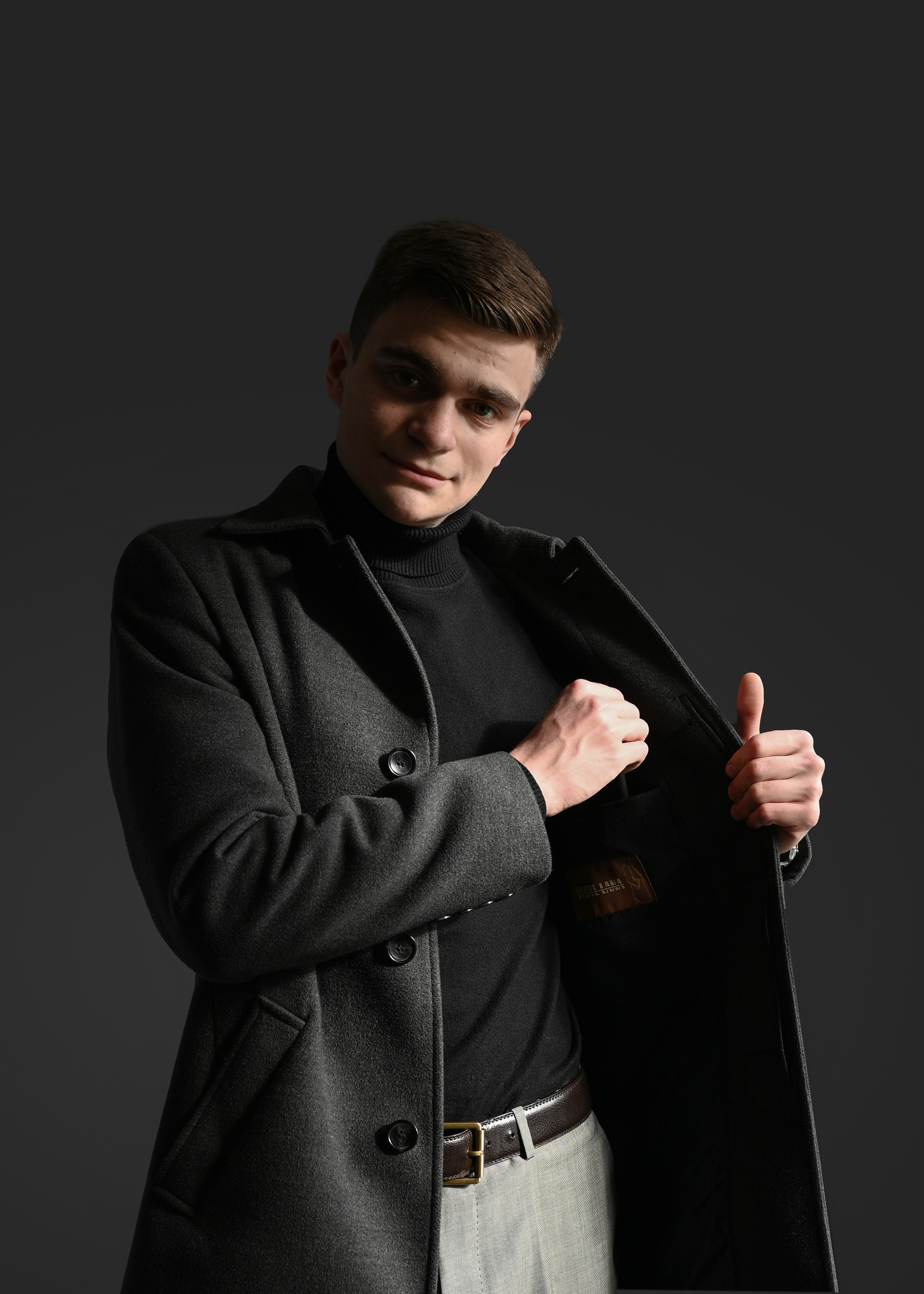 Он не позировал. Он просто был собой — и это было здорово.